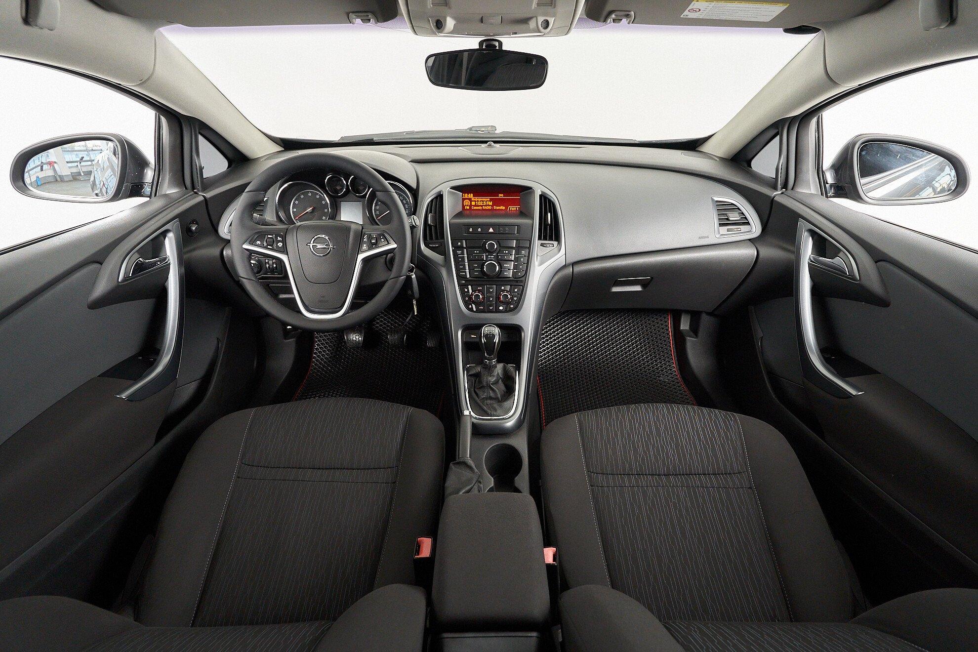 Opel Astra 2015, серый