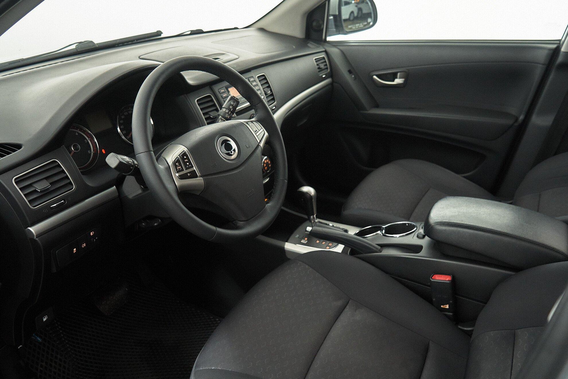 SsangYong Actyon 2012, серебряный