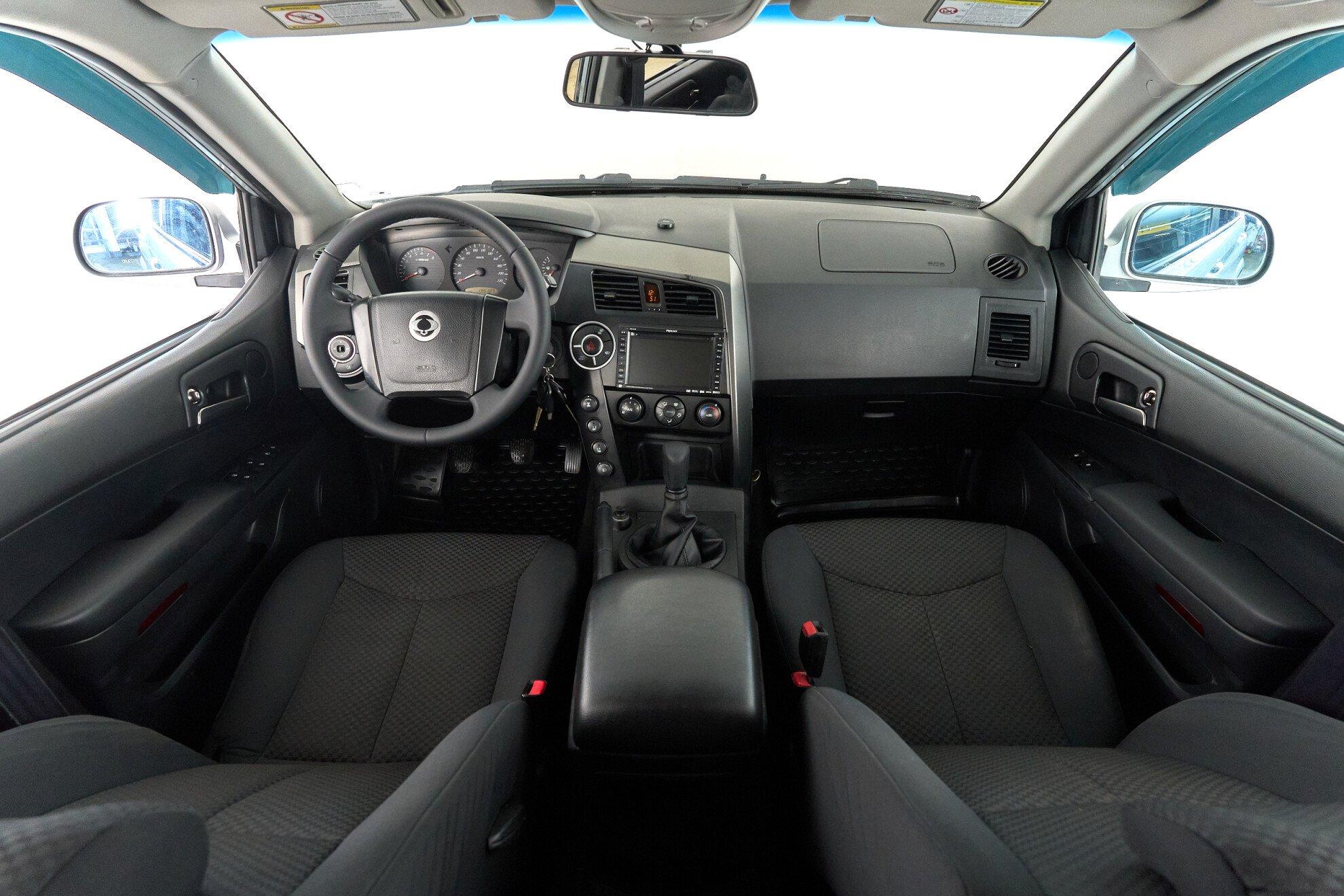 SsangYong Kyron 2014, серебряный