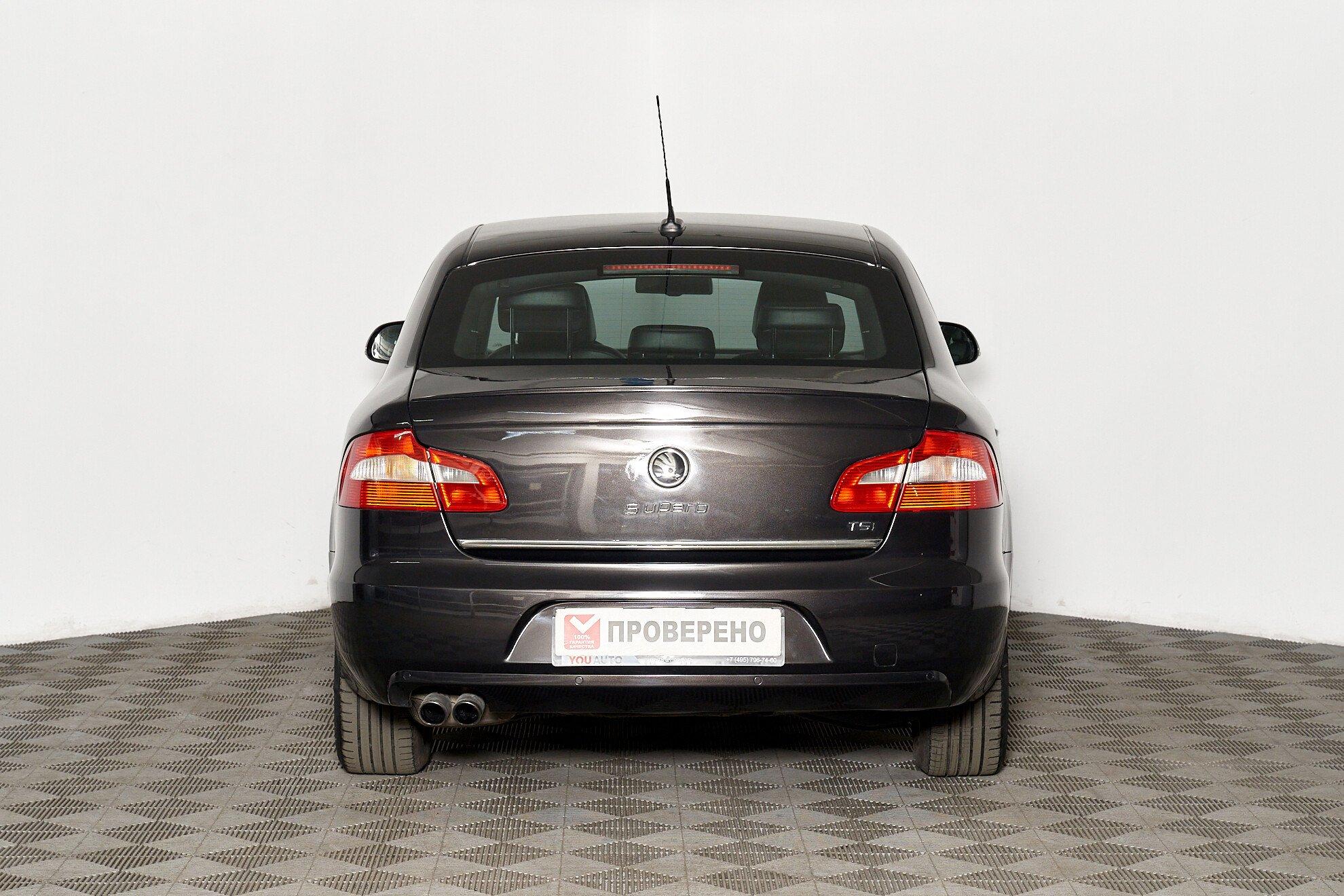 Skoda Superb 2011, коричневый