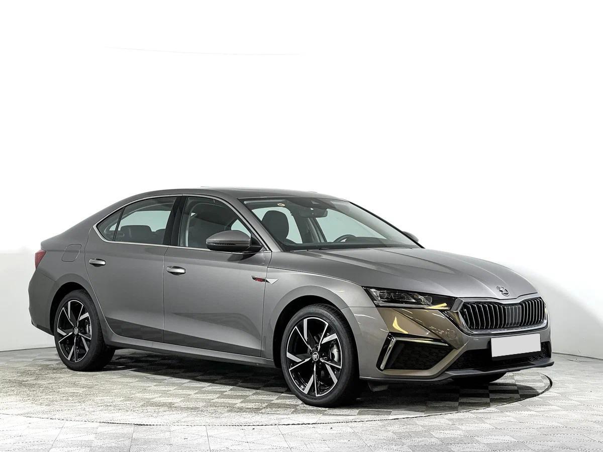 Skoda Octavia 2024, серый