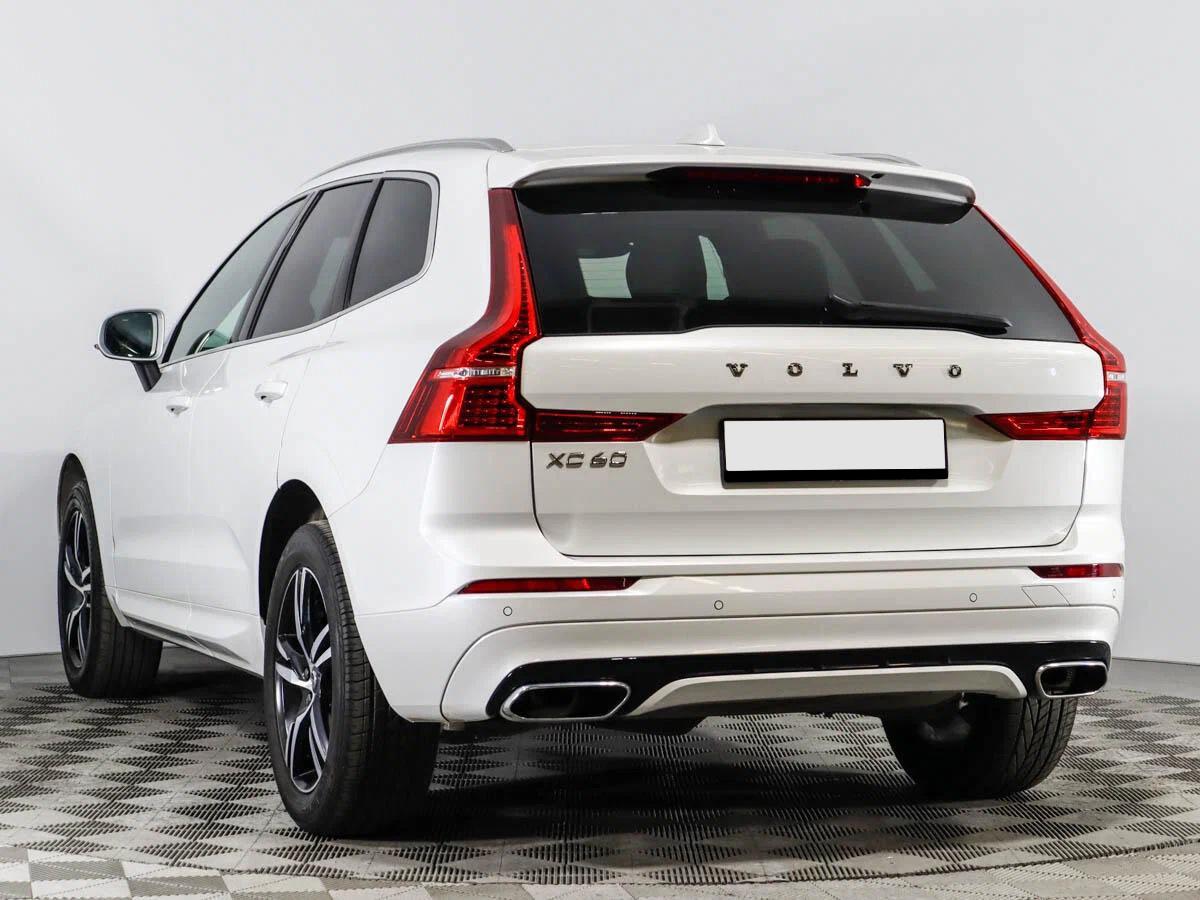 Volvo XC60 2019, белый
