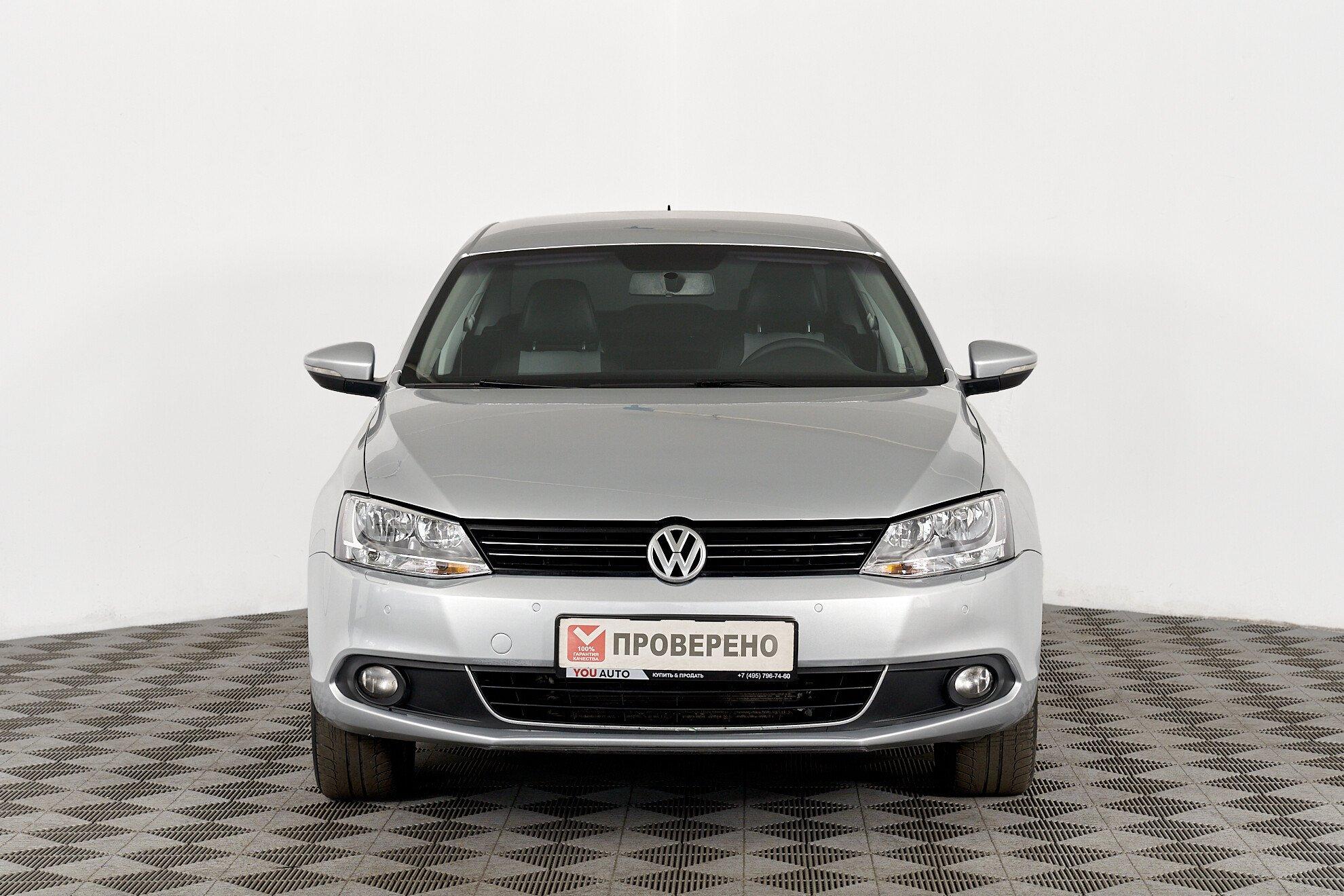 Volkswagen Jetta 2011, серебряный
