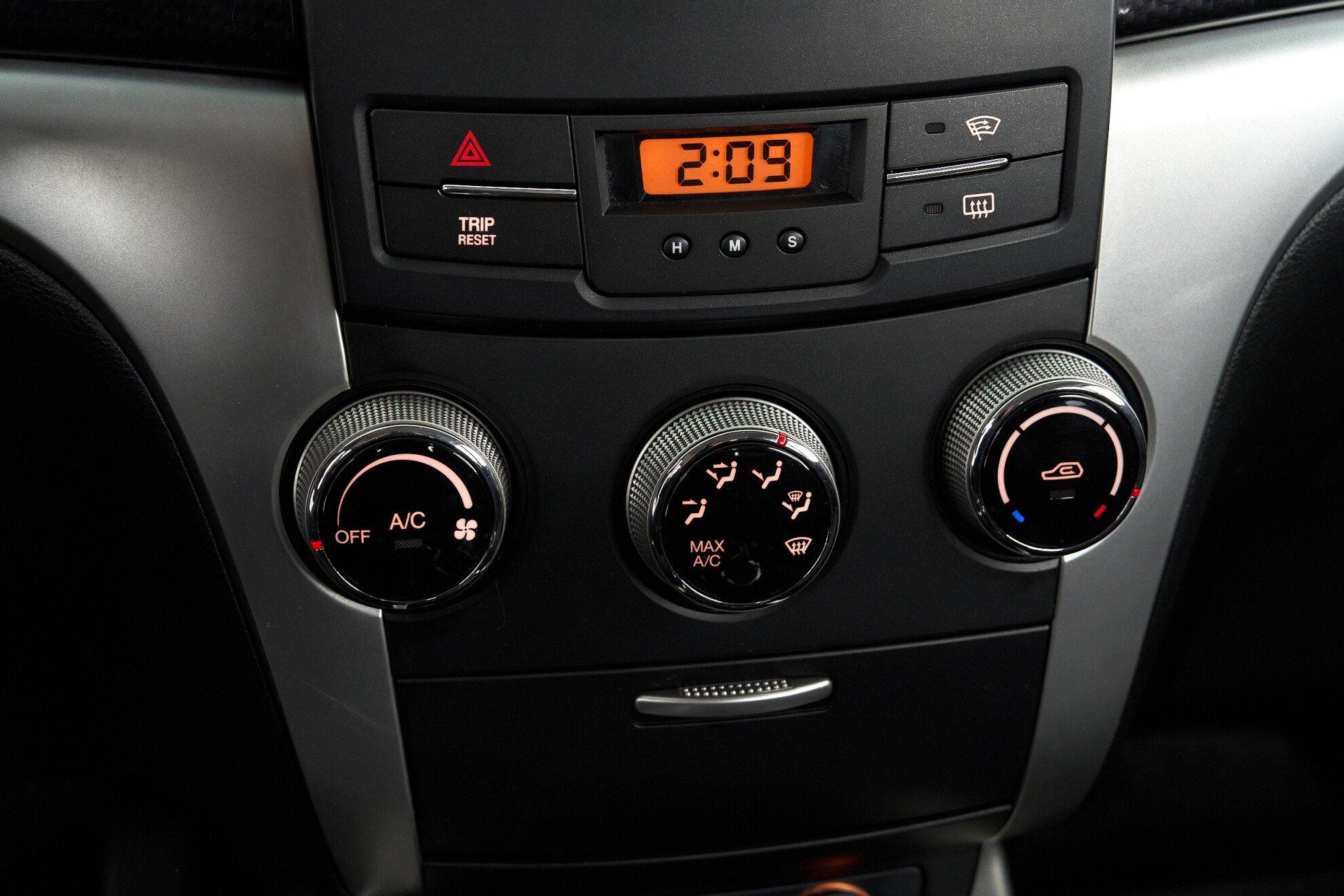 SsangYong Actyon 2012, серебряный