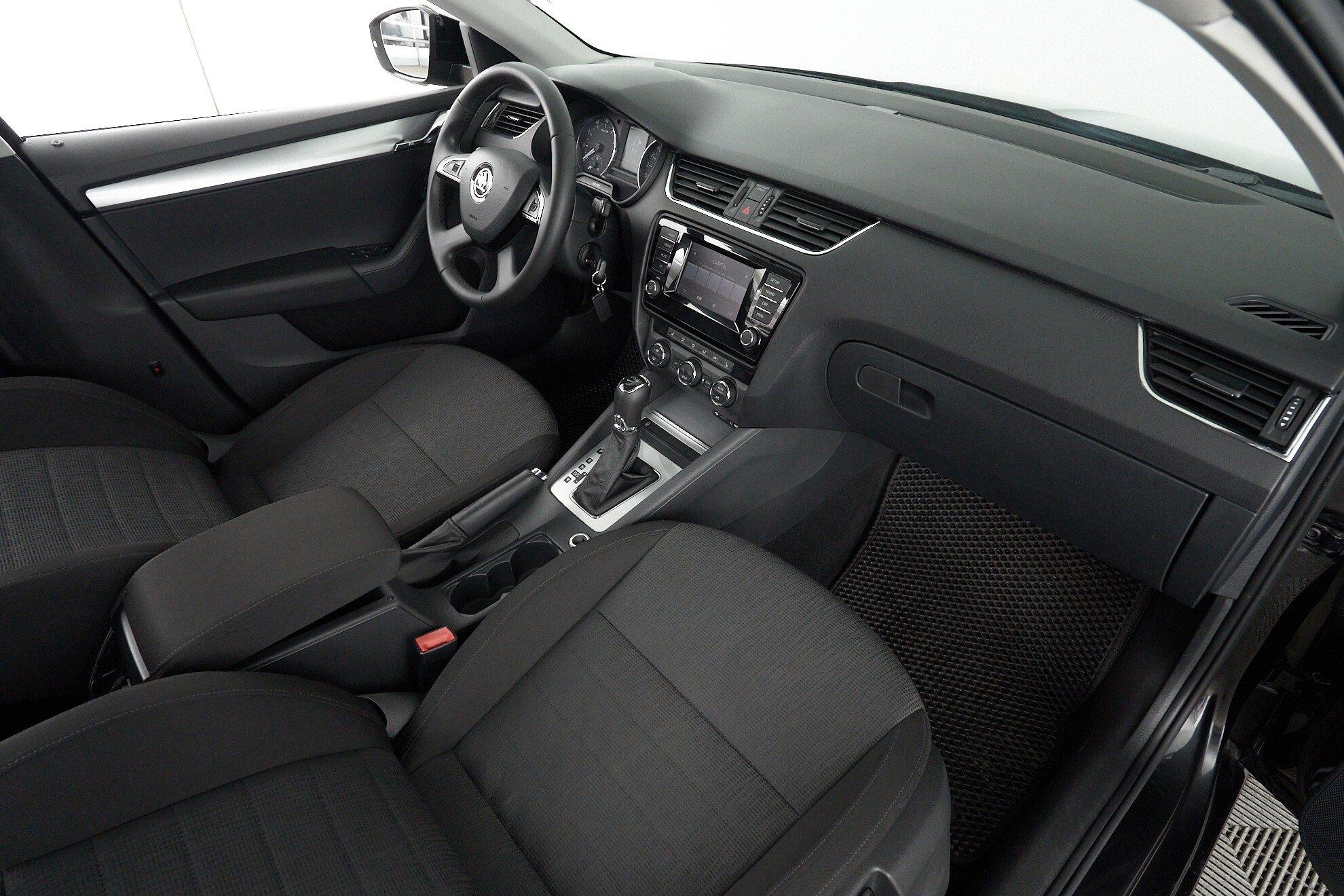 Skoda Octavia 2014, черный