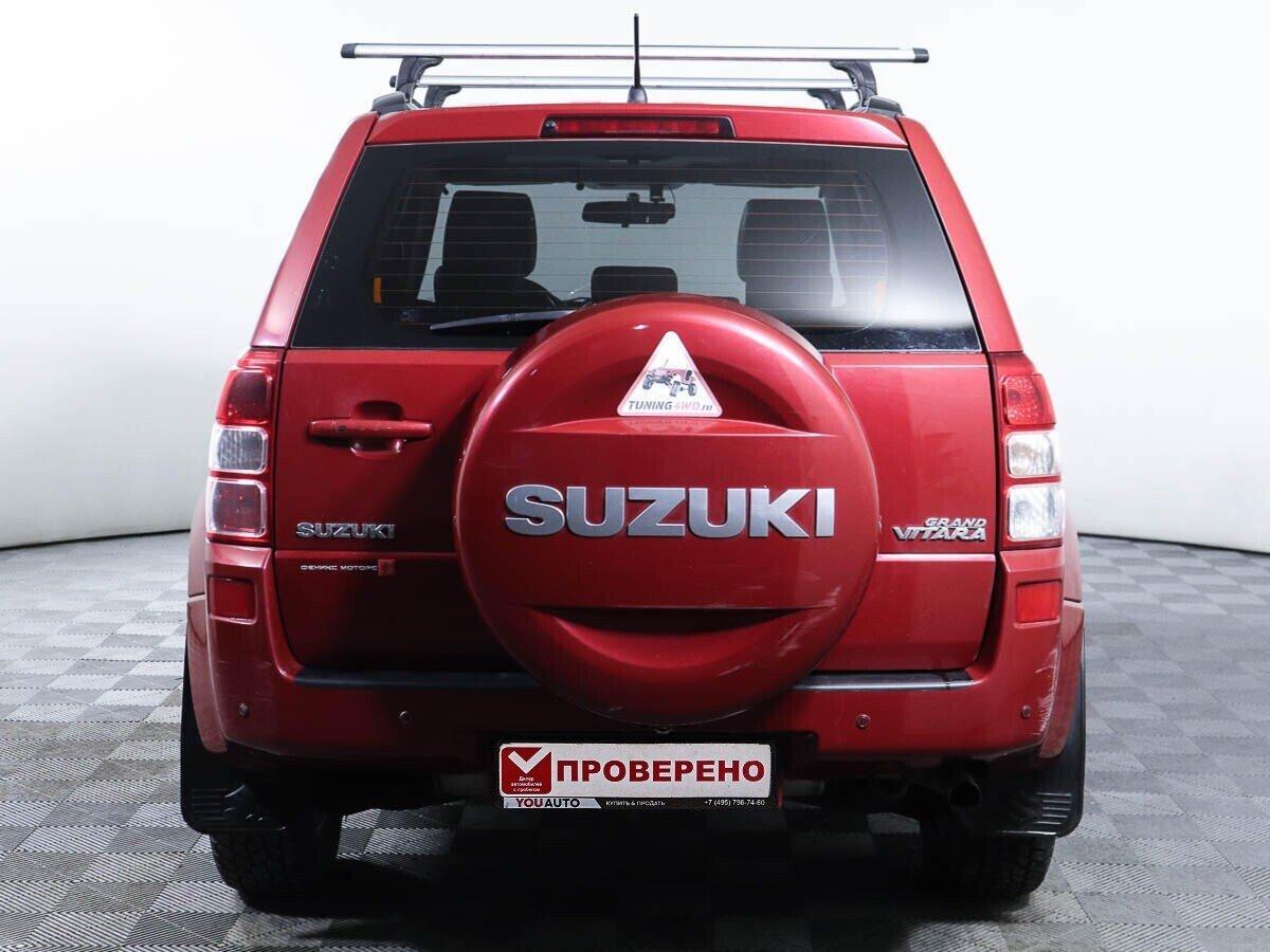 Suzuki Grand Vitara 2010, красный
