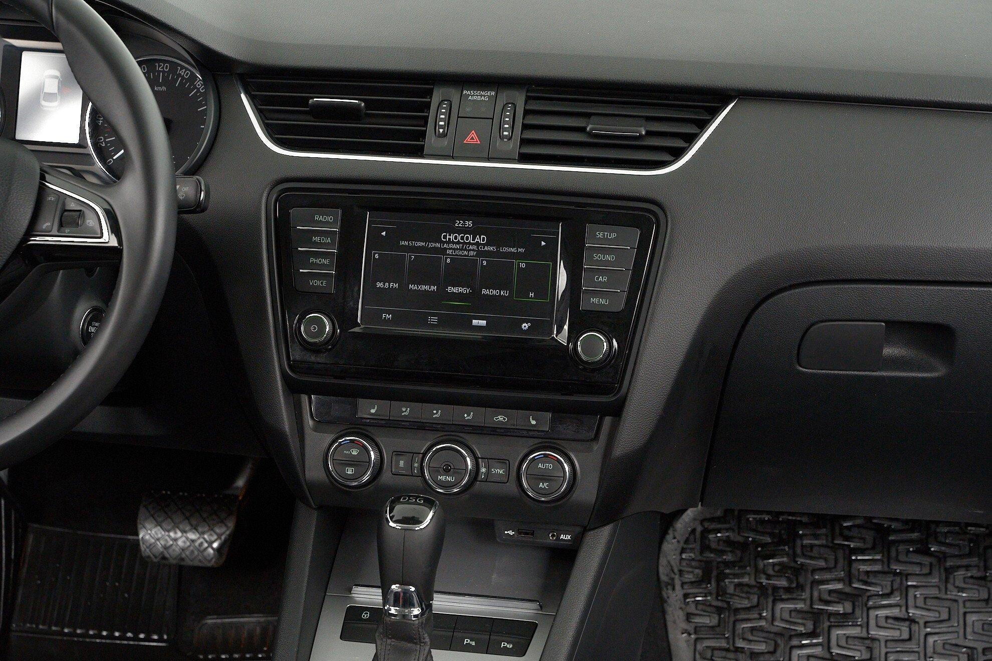 Skoda Octavia 2016, коричневый