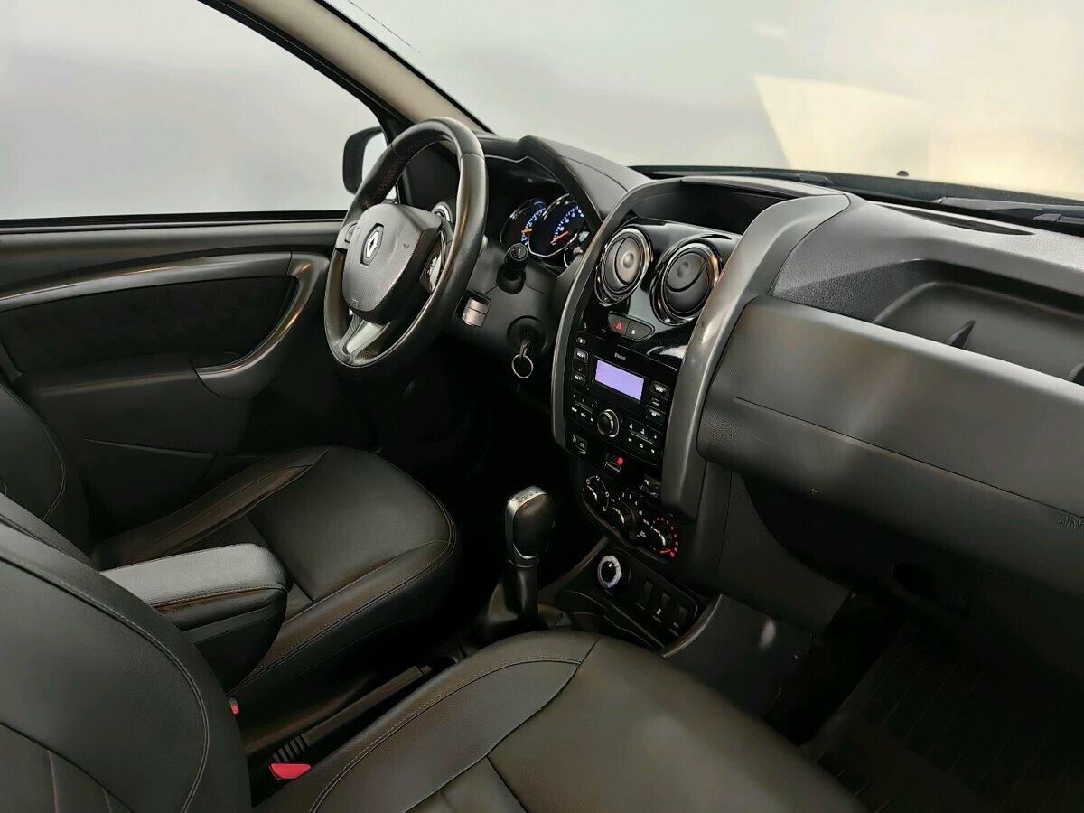 Renault Duster 2021, зеленый