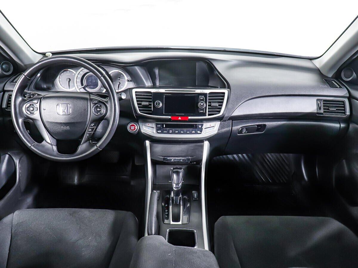 Honda Accord 2014, белый