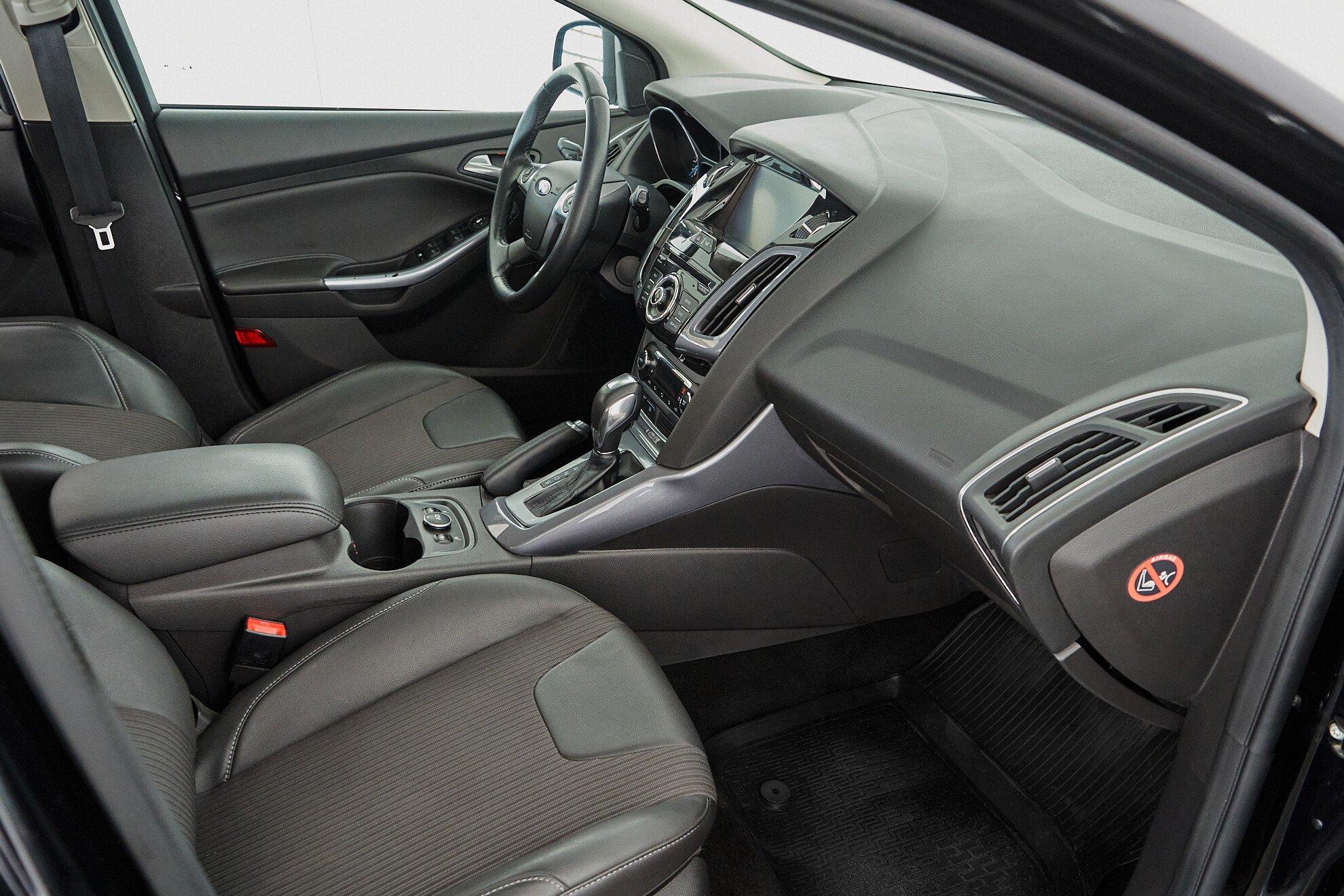 Ford Focus 2014, черный