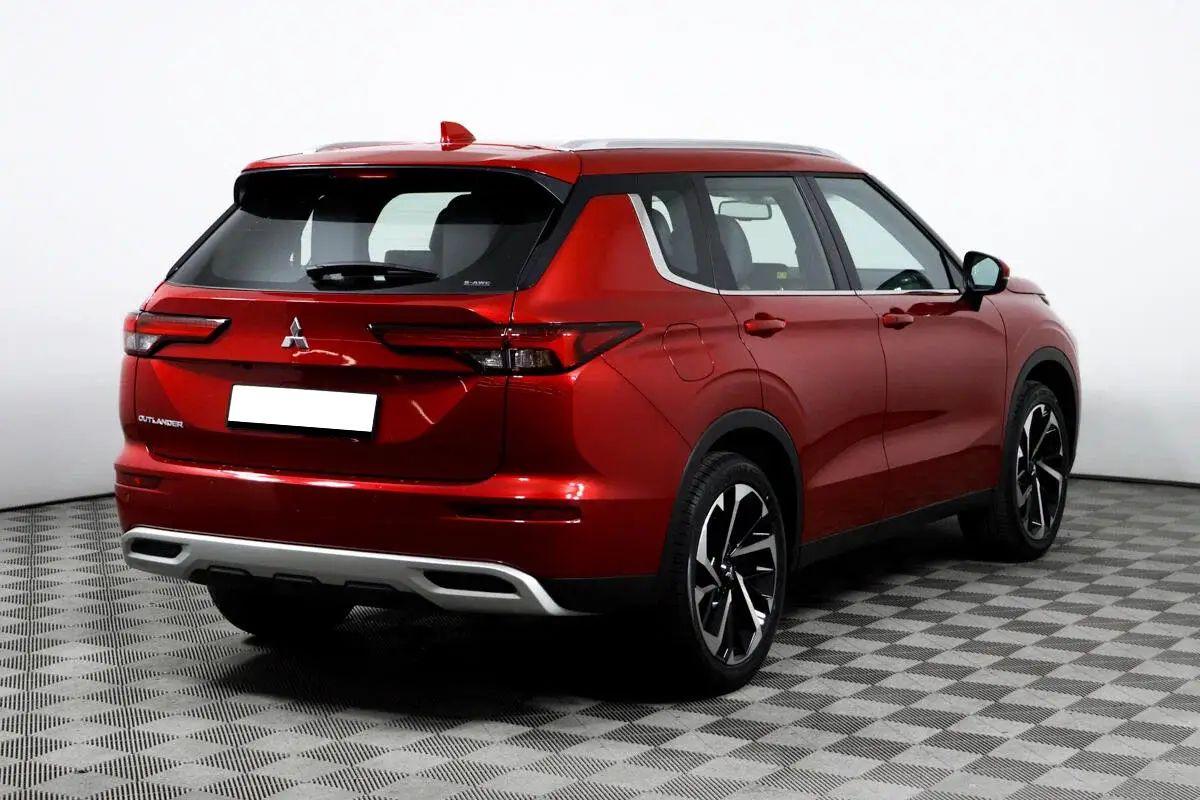 Mitsubishi Outlander 2023, красный