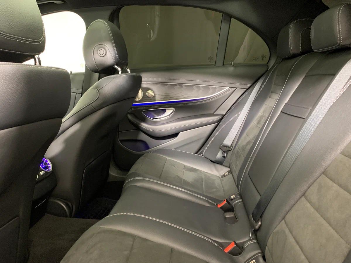 Mercedes-Benz E-Класс 2020, черный