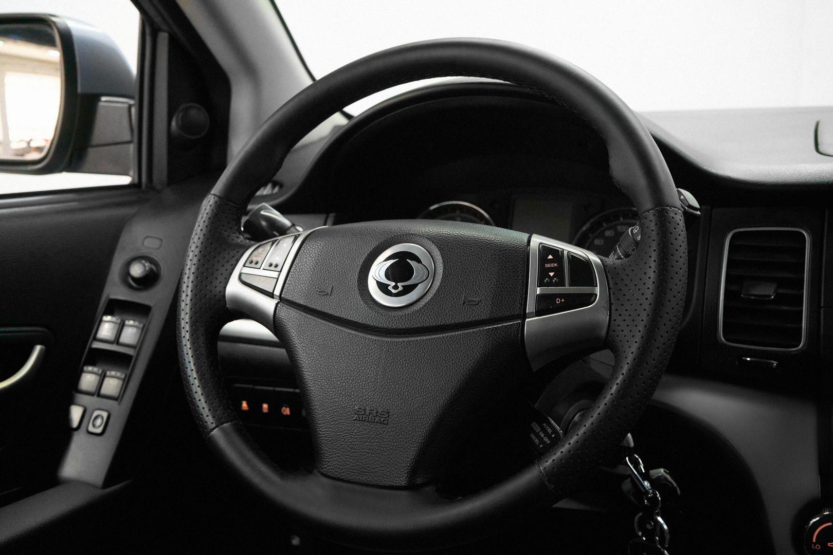 SsangYong Actyon 2011, серый