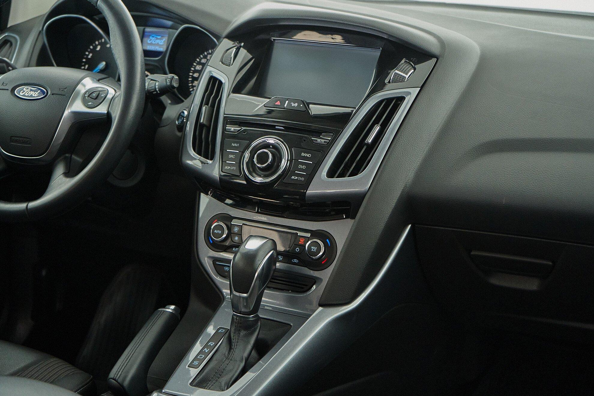 Ford Focus 2014, черный