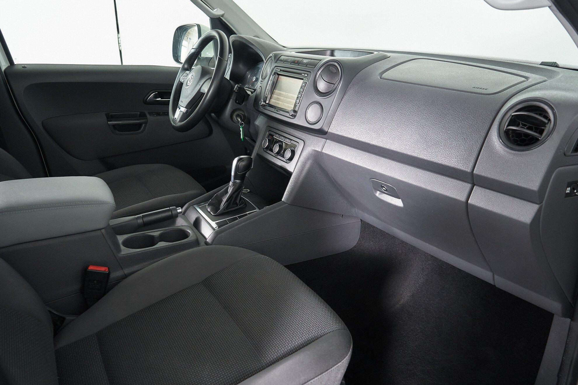 Volkswagen Amarok 2014, белый