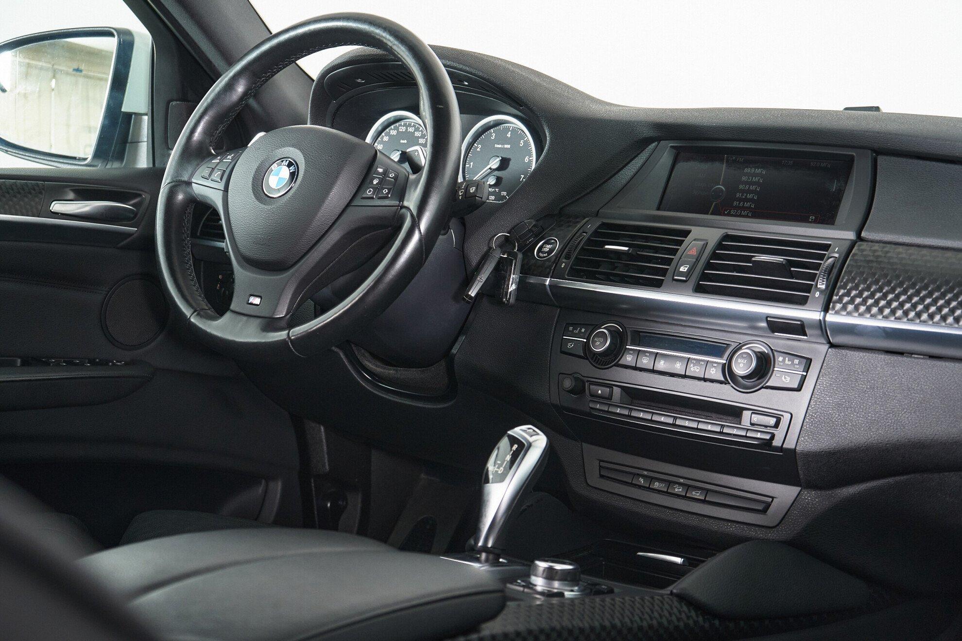 BMW X6 2013, белый