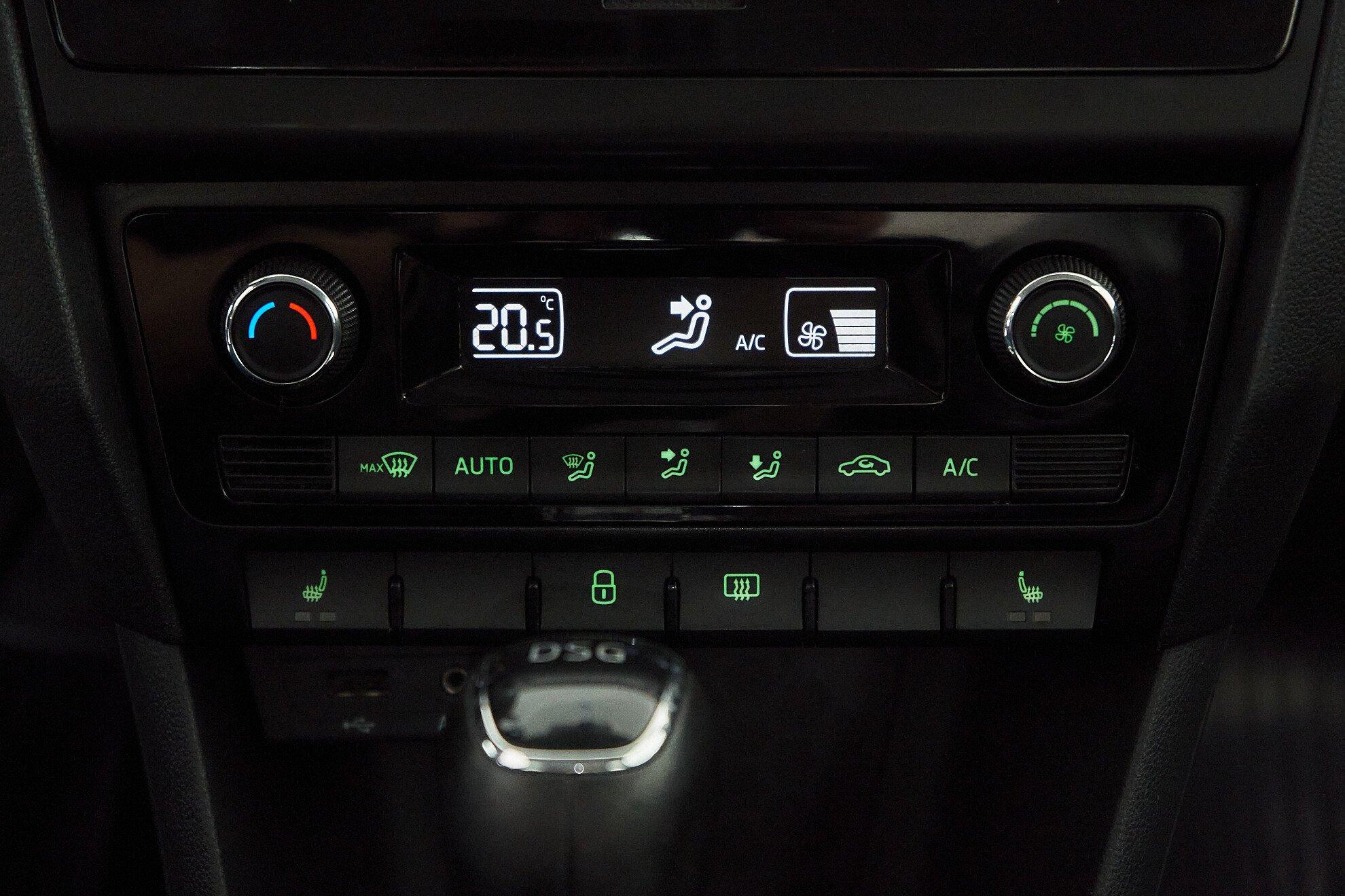 Skoda Rapid 2018, синий