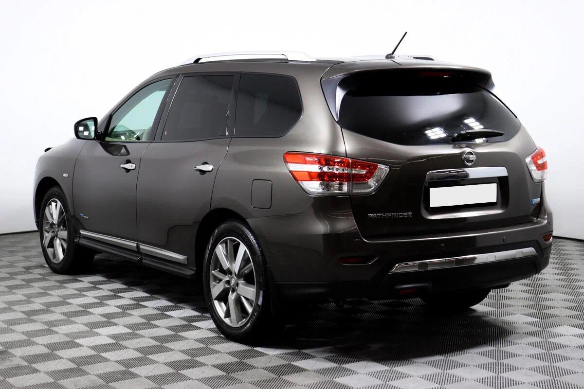 Nissan Pathfinder 2015, серый