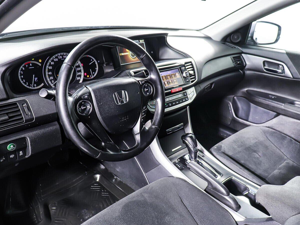 Honda Accord 2015, серебряный