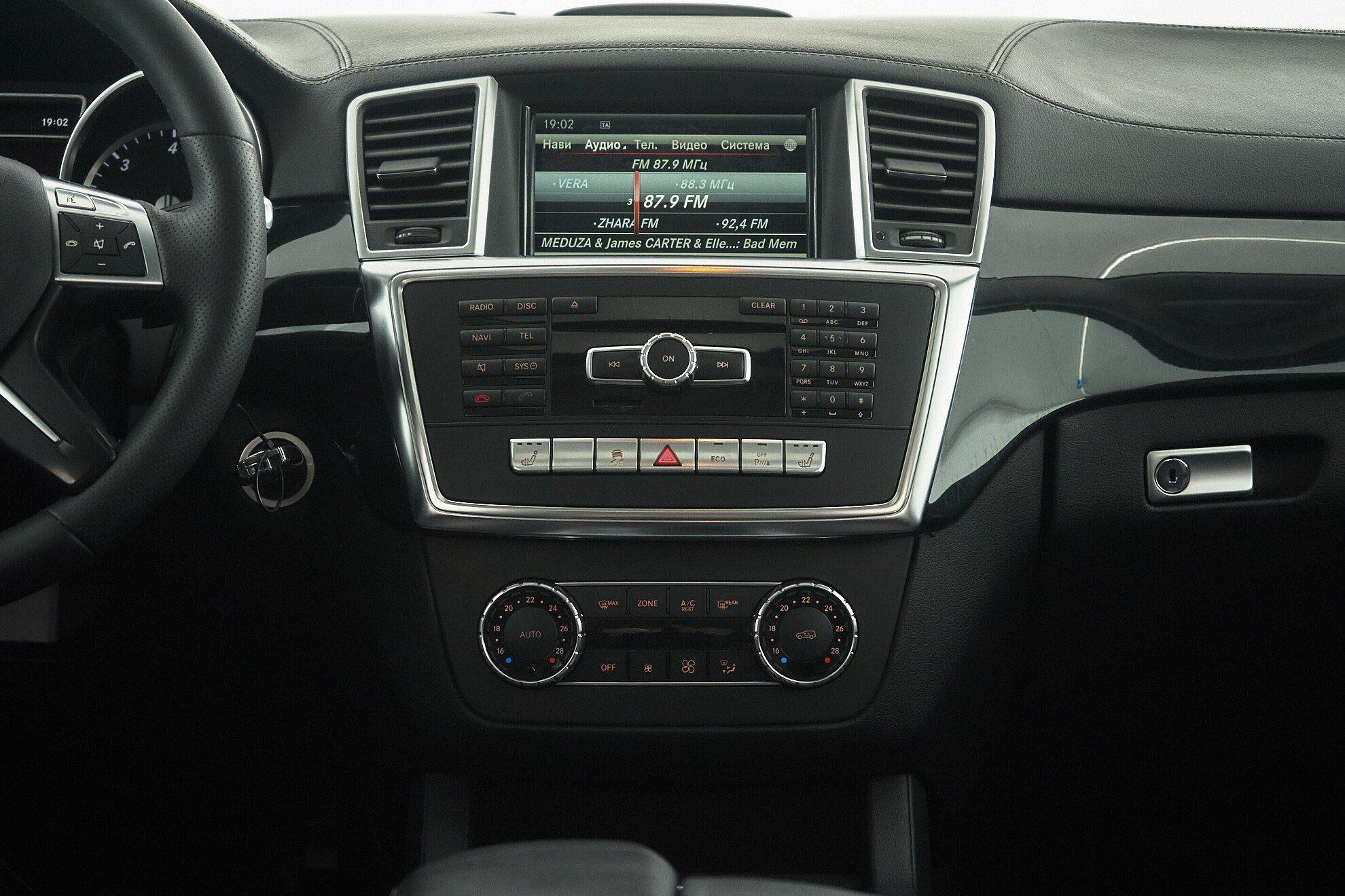 Mercedes-Benz GL-Класс 2015, коричневый