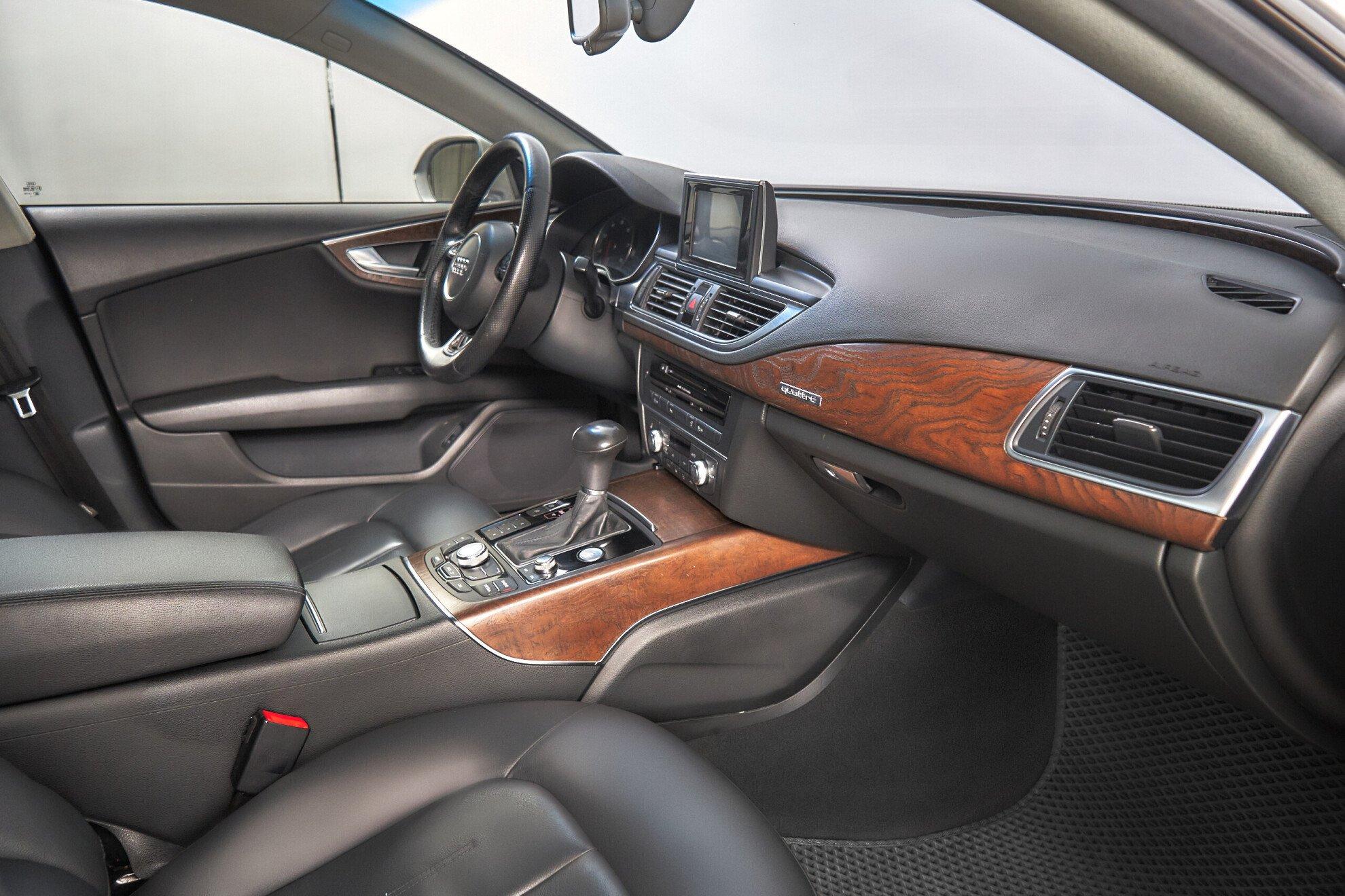 Audi A7 2013, черный