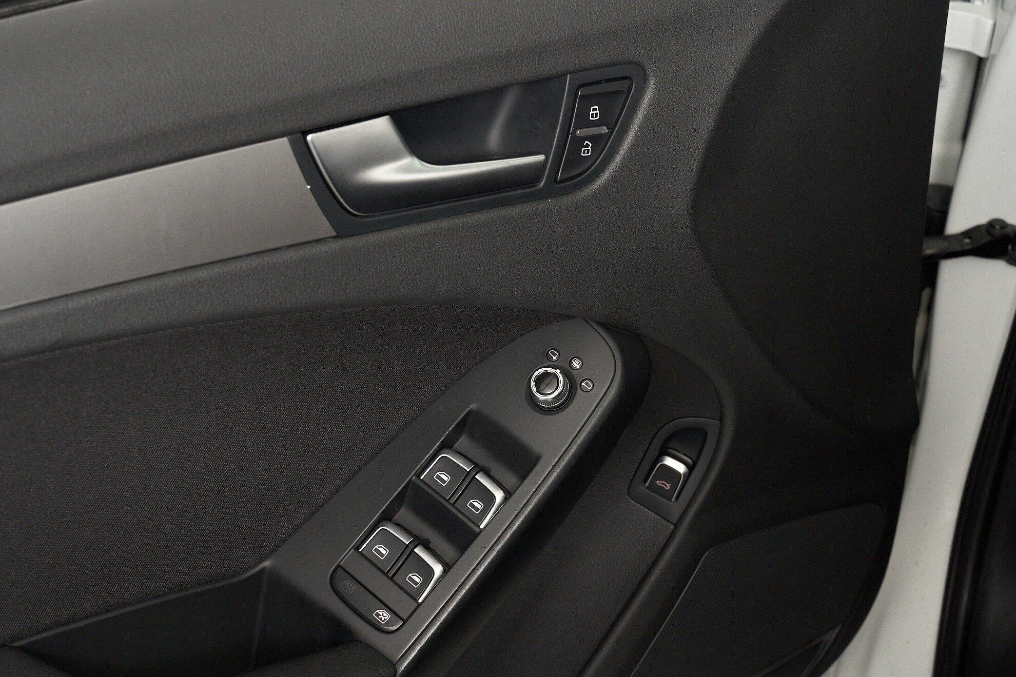 Audi A4 2012, белый