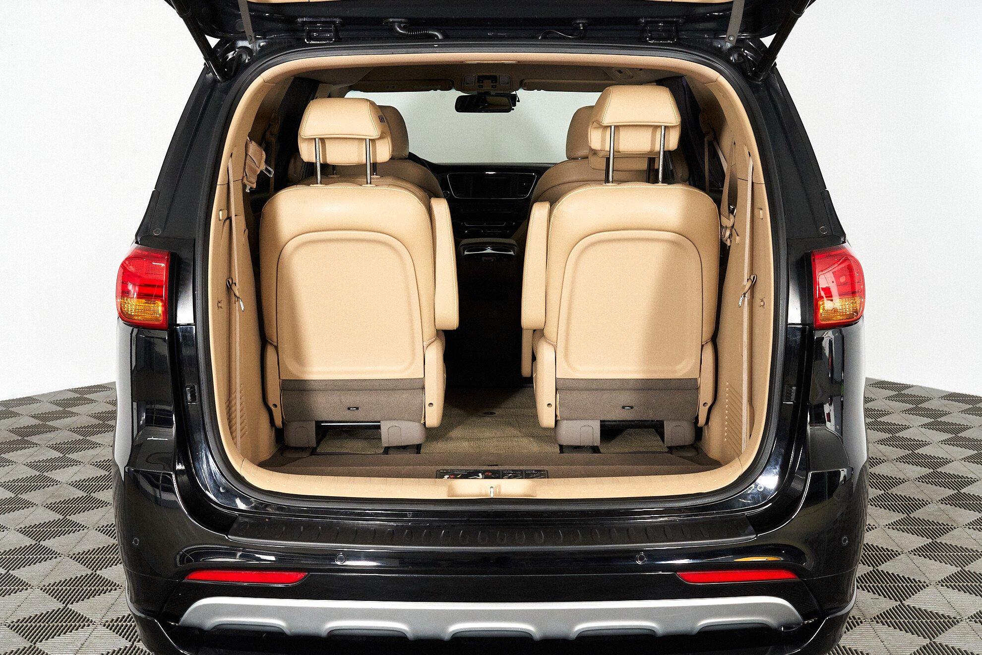 Kia Carnival 2020, черный