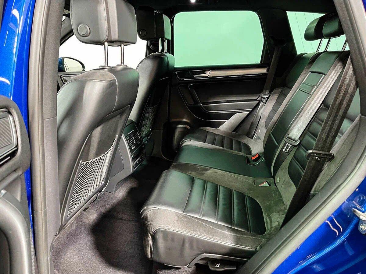 Volkswagen Touareg 2018, синий