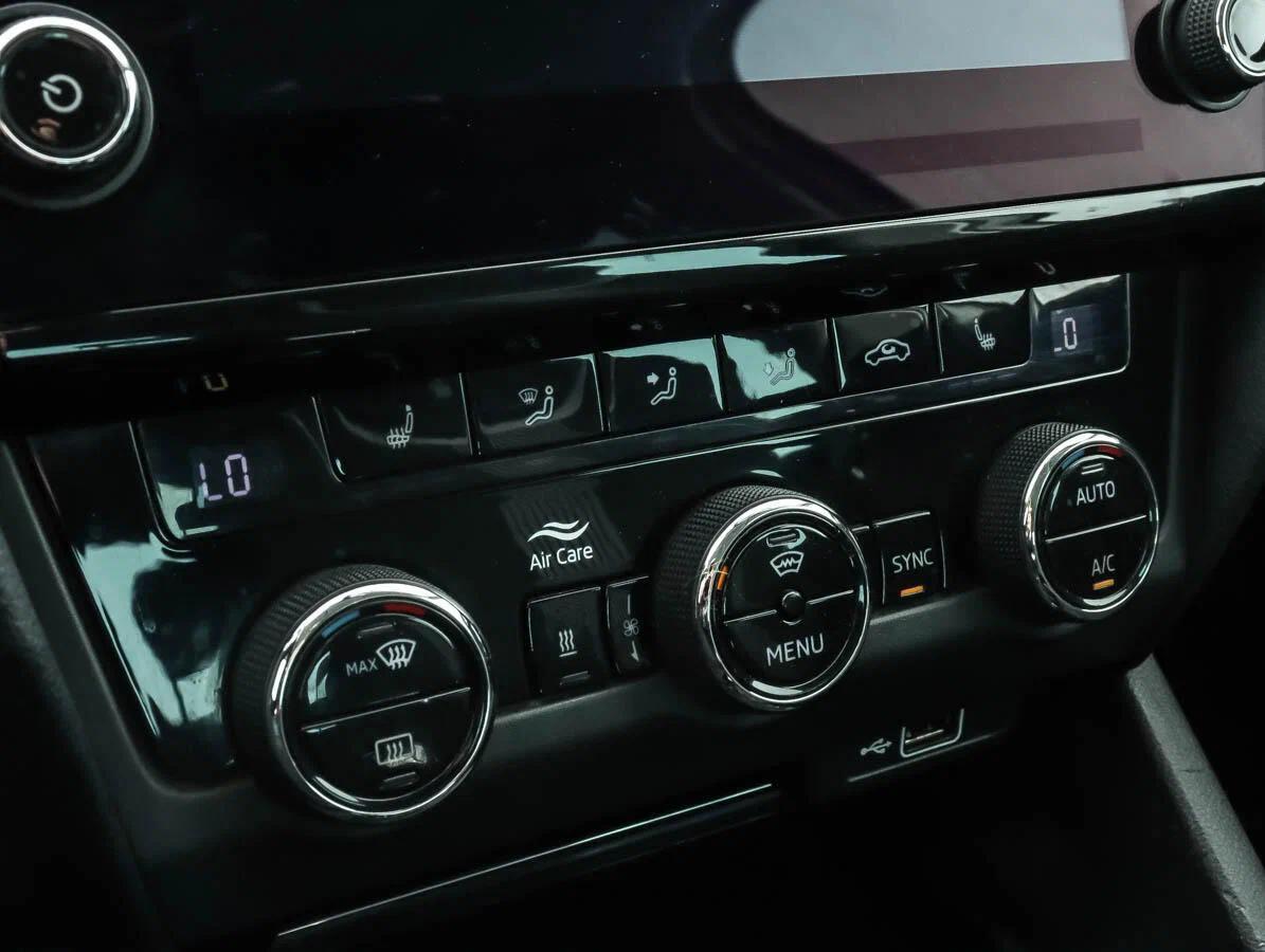 Skoda Octavia 2019, бежевый