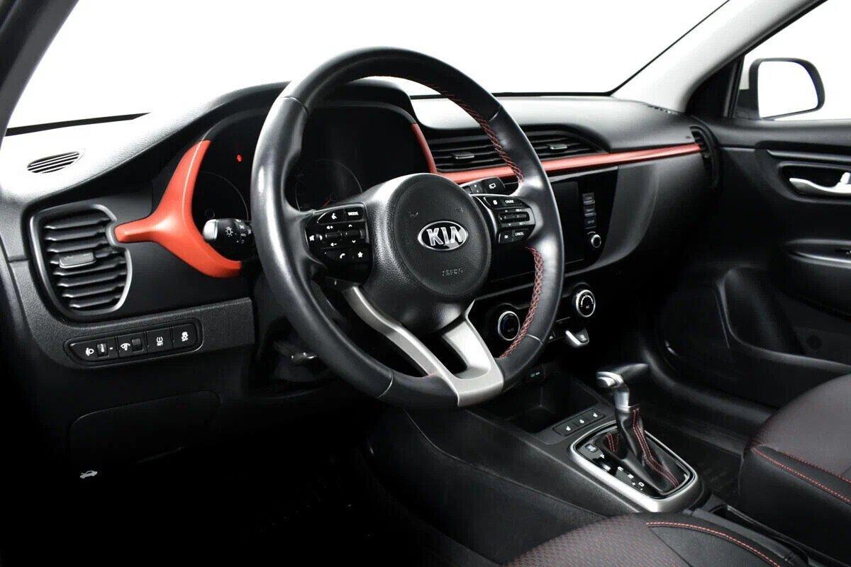 Kia Rio 2022, белый