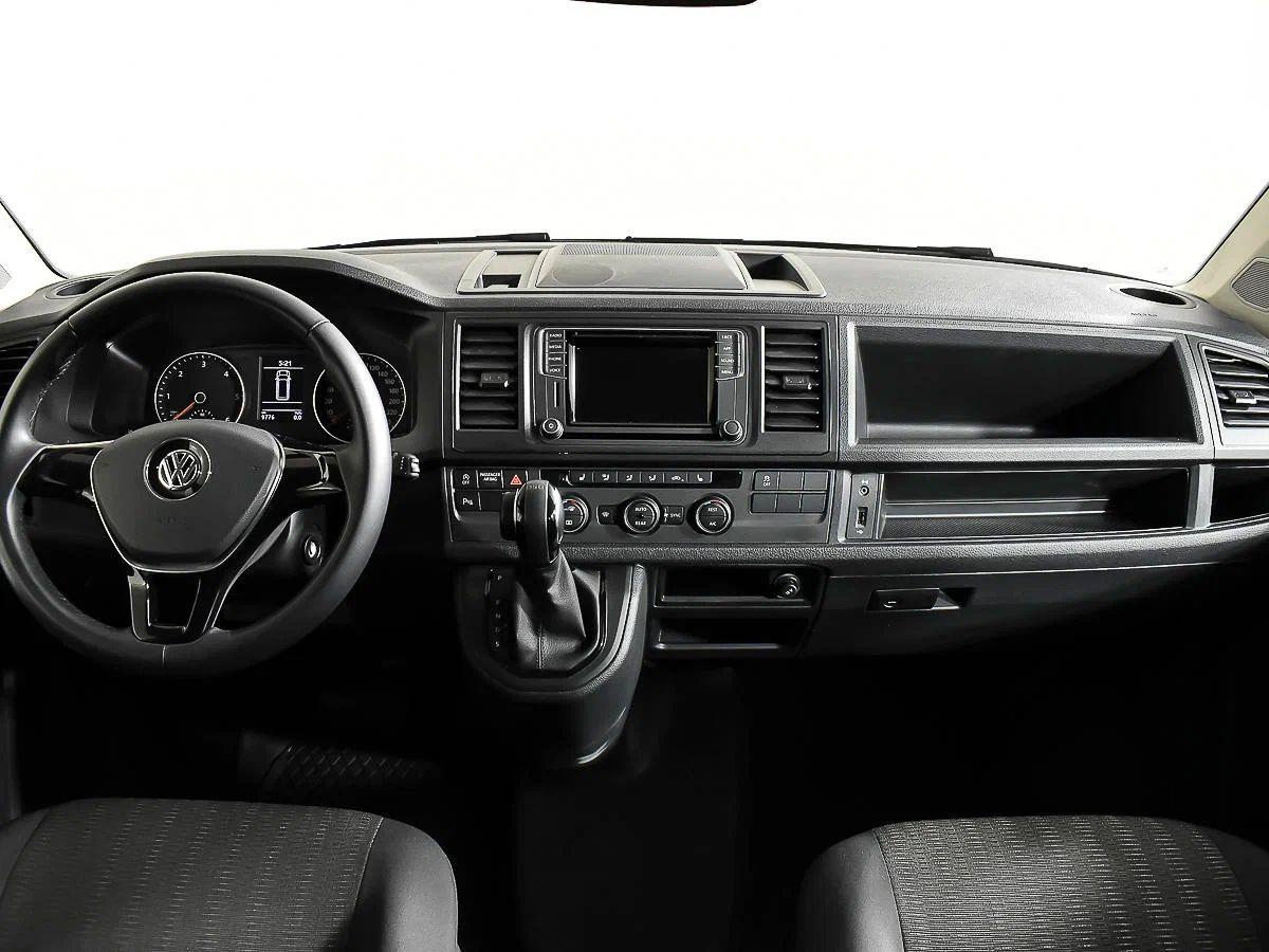 Volkswagen Caravelle 2016, черный