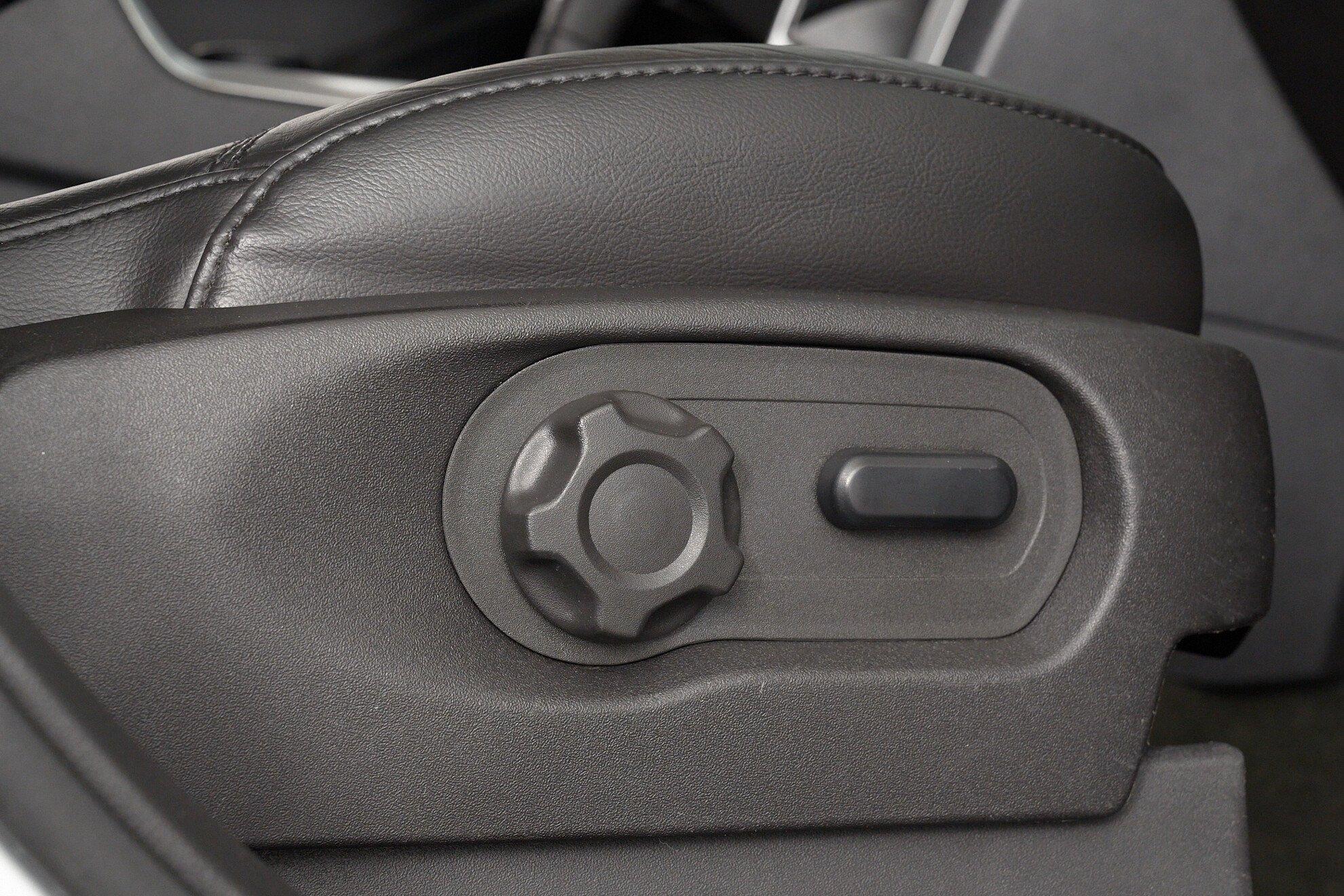 Ford Explorer 2012, серебряный