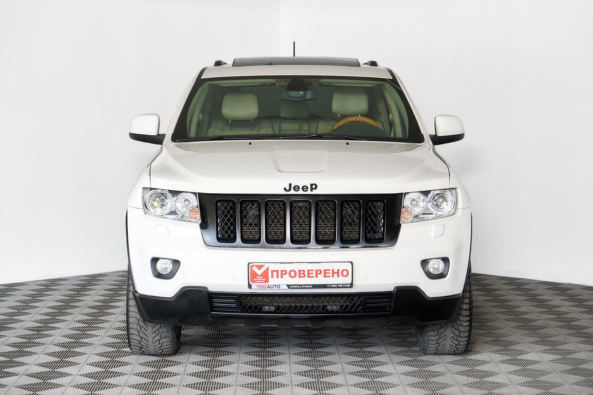Jeep Grand Cherokee 2010, белый
