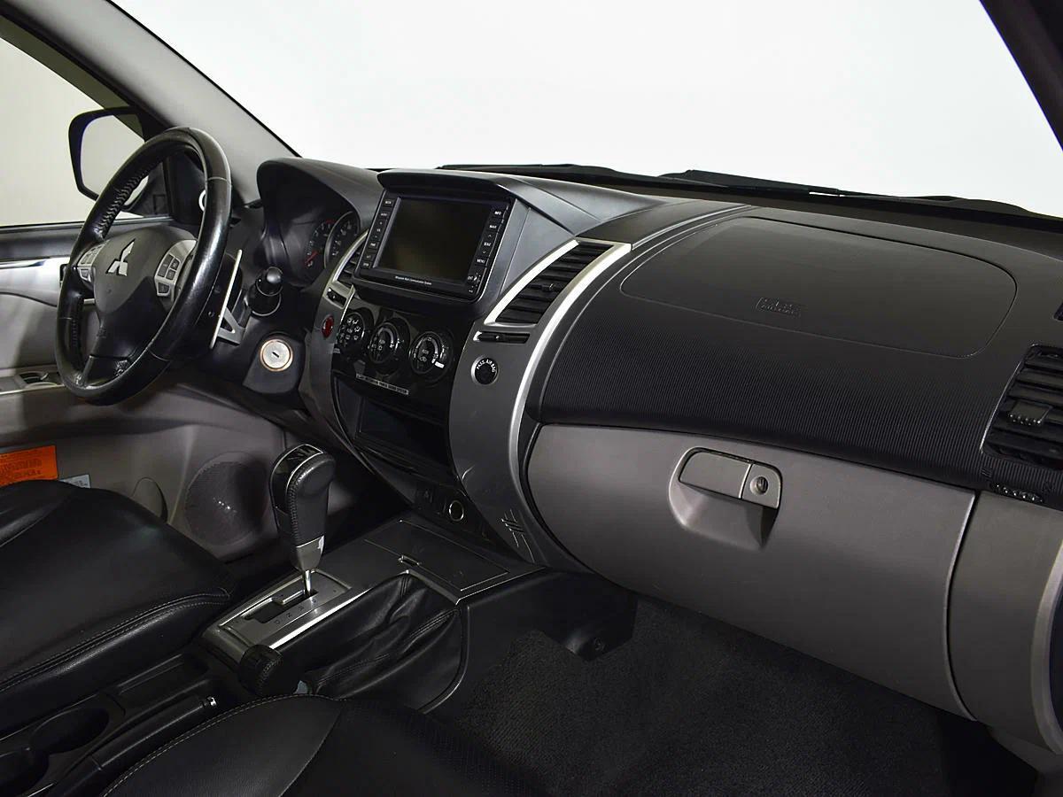 Mitsubishi Pajero Sport 2013, коричневый