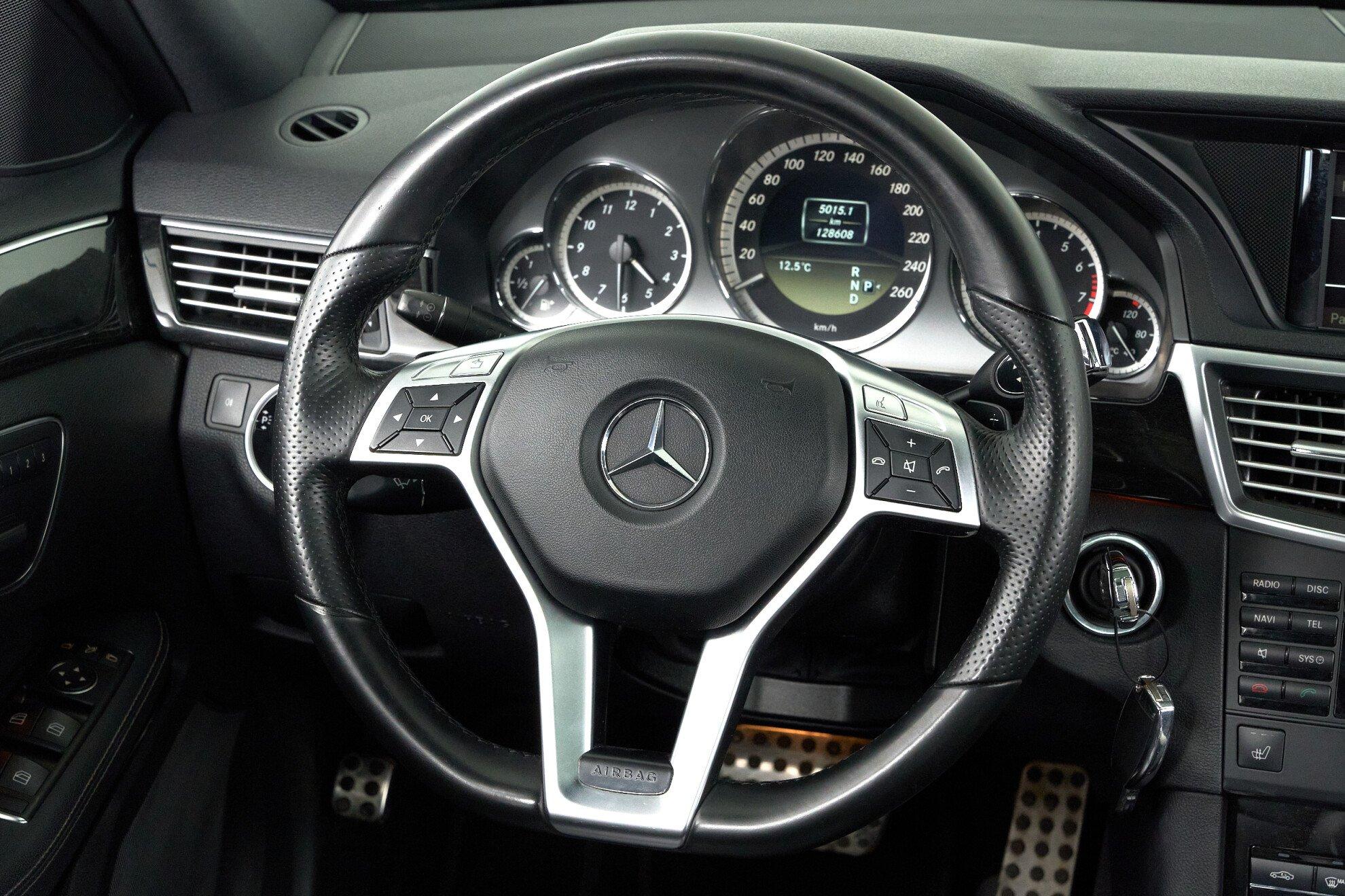 Mercedes-Benz E-Класс 2012, белый