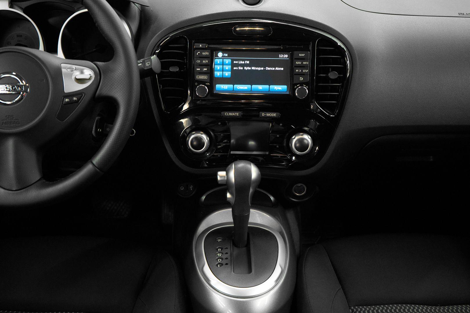 Nissan Juke 2018, черный