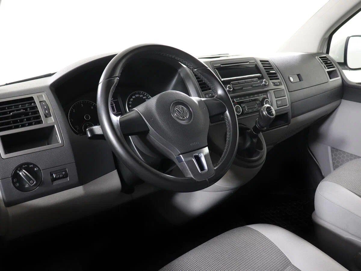 Volkswagen Caravelle 2012, белый