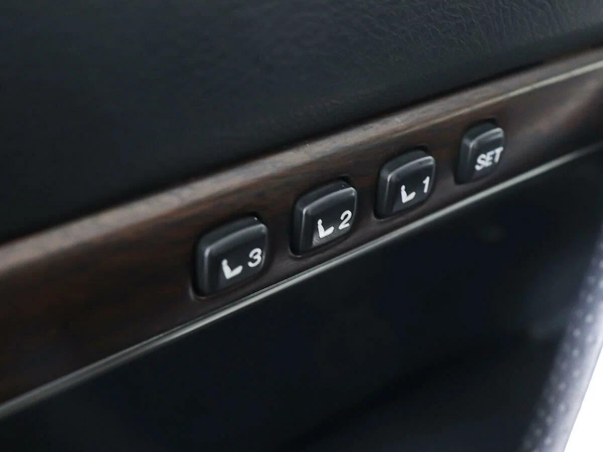 Toyota Land Cruiser 2018, черный