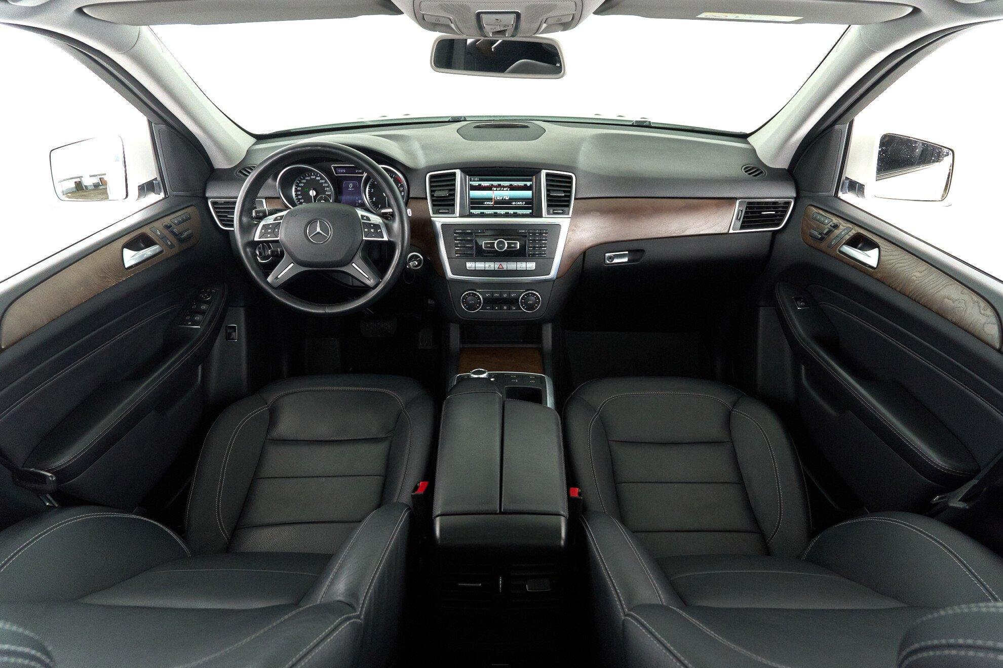 Mercedes-Benz M-Класс 2014, белый