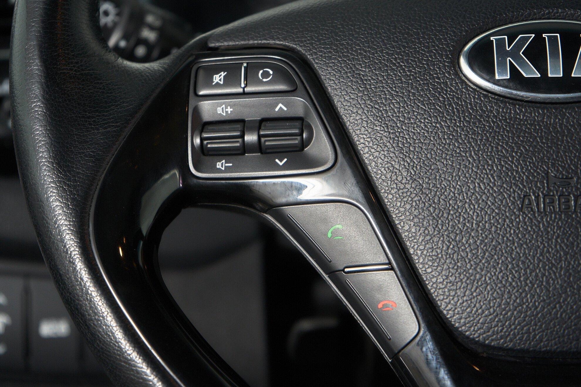 Kia Ceed 2015, белый
