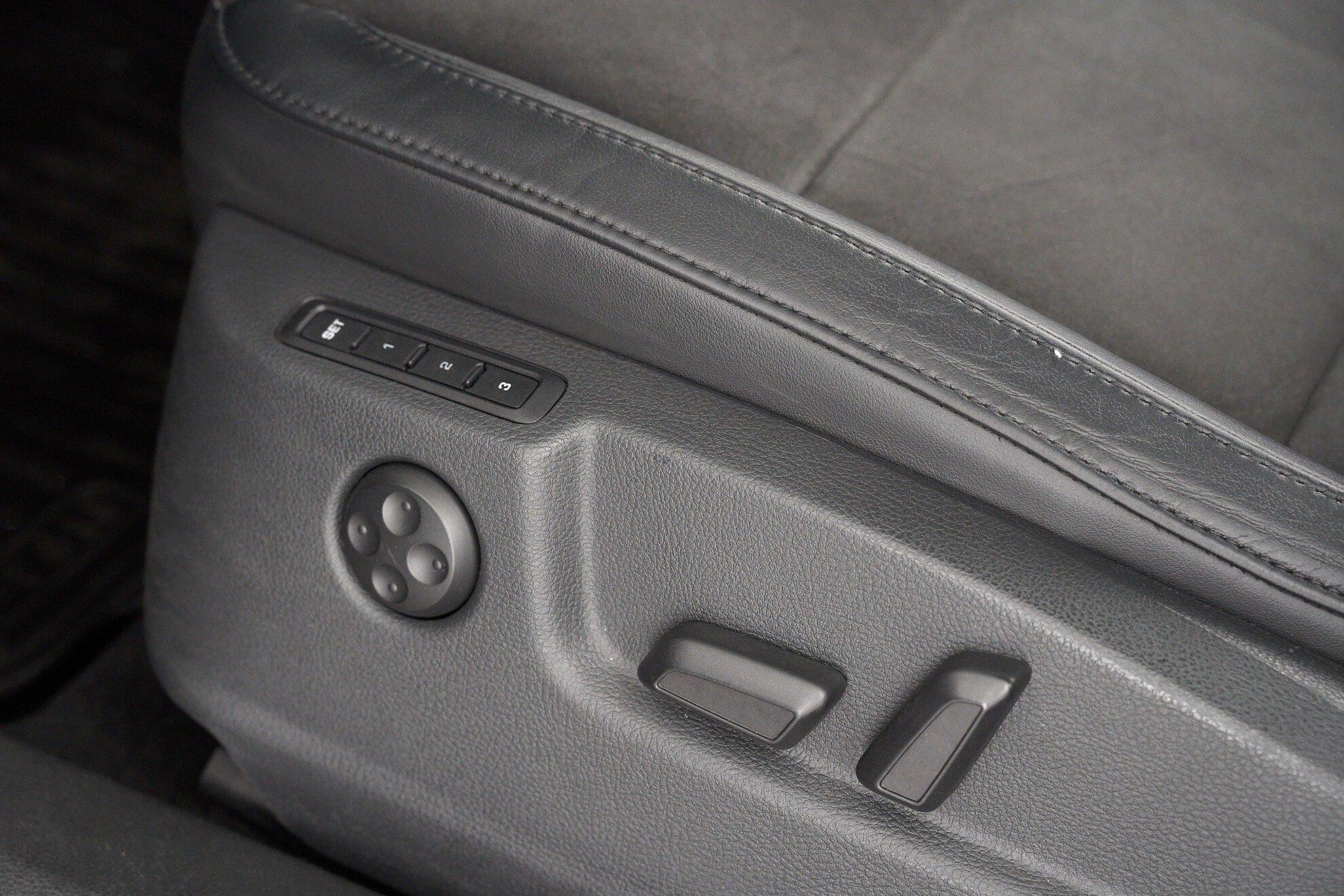 Skoda Superb 2011, черный