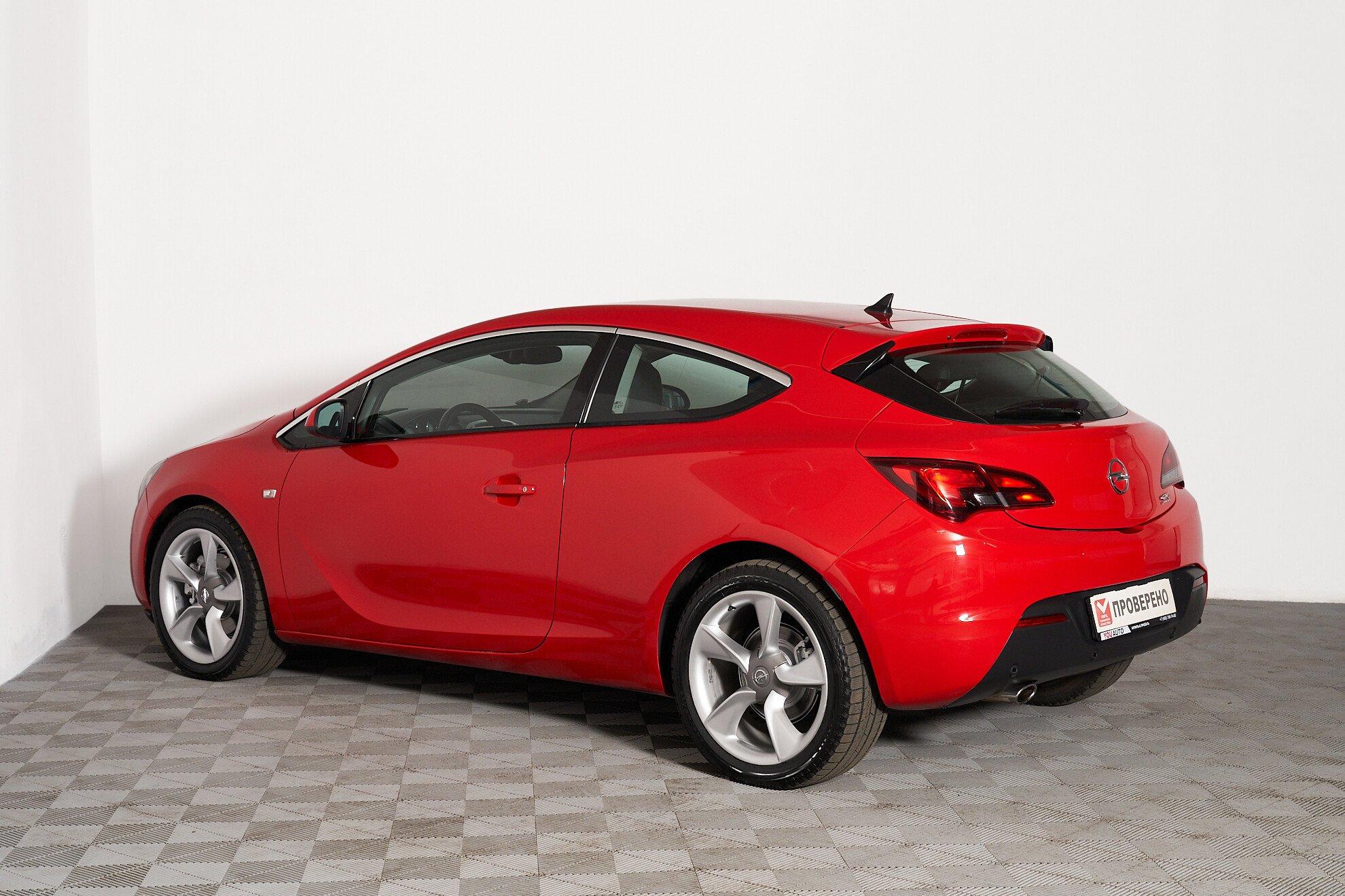 Opel Astra 2013, красный