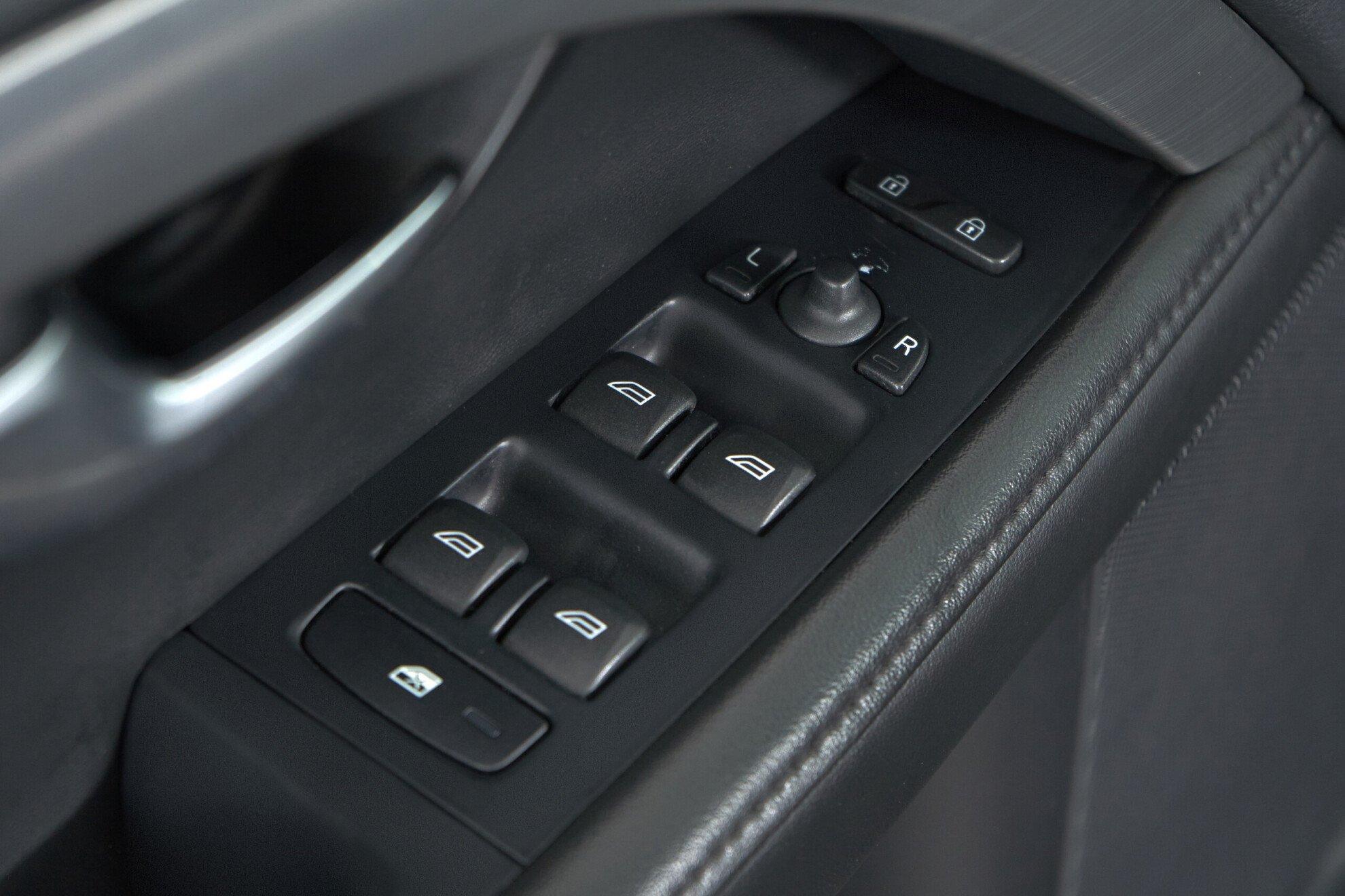 Volvo XC70 2011, черный