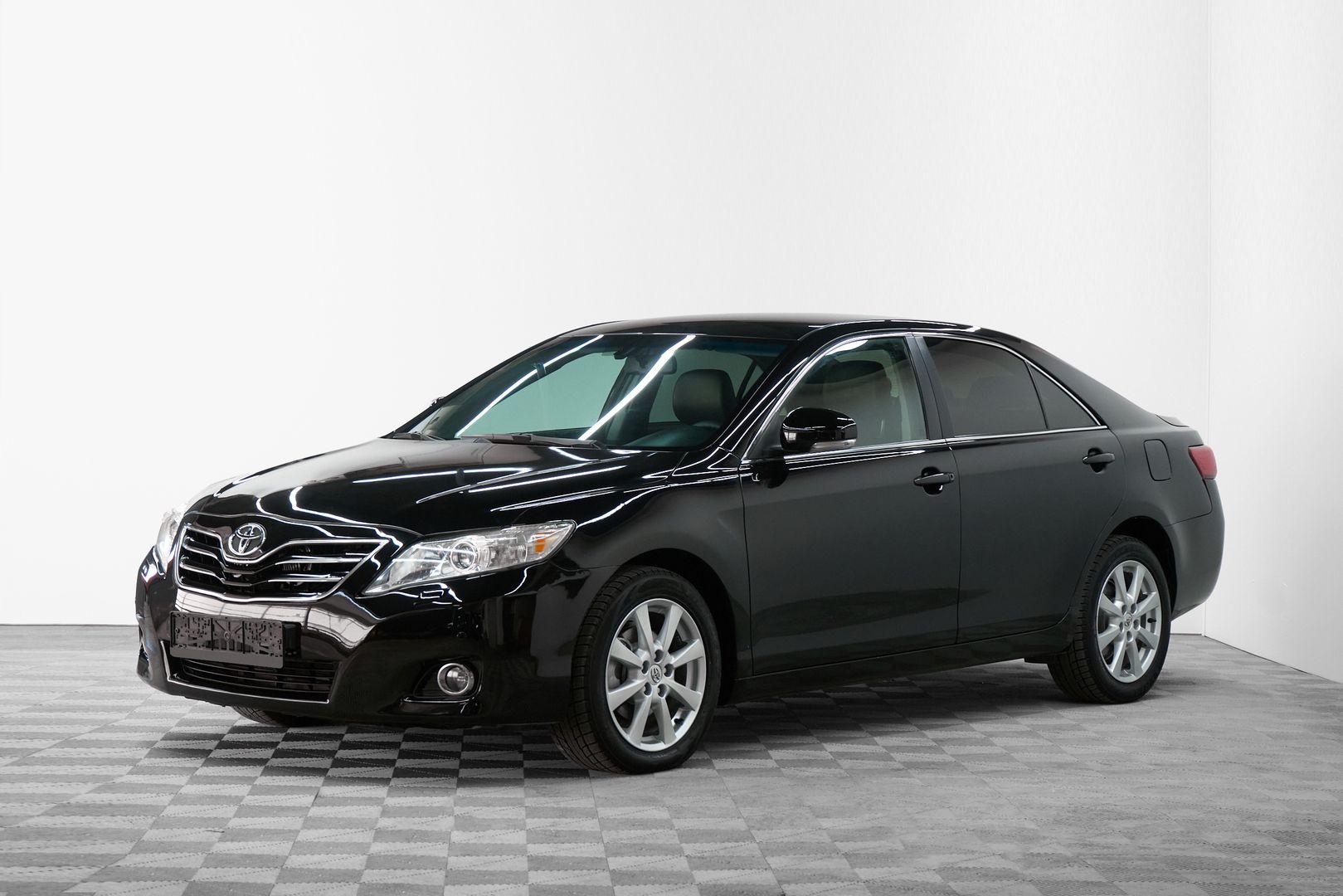 Toyota Camry 2011, черный