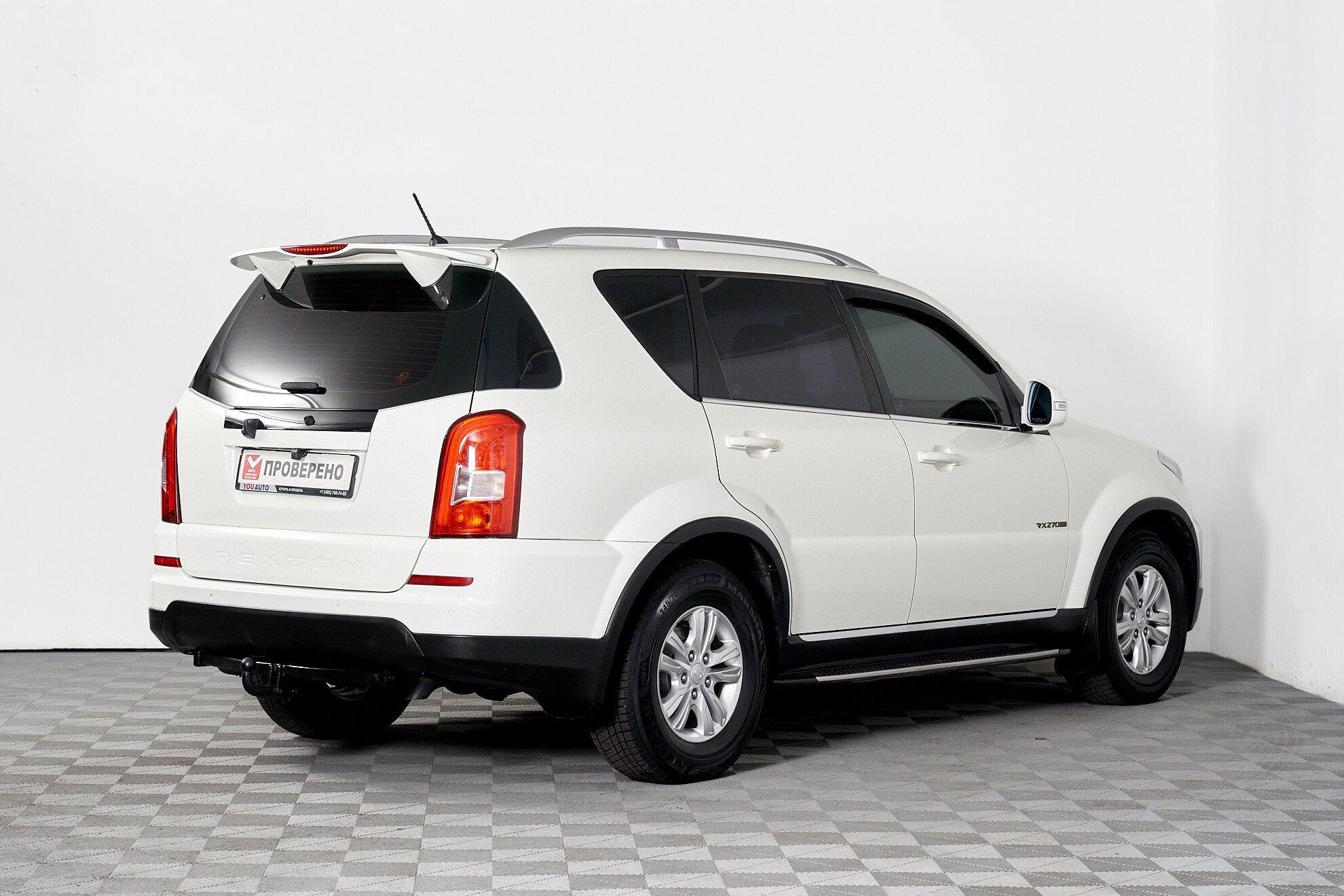 SsangYong Rexton 2012, белый
