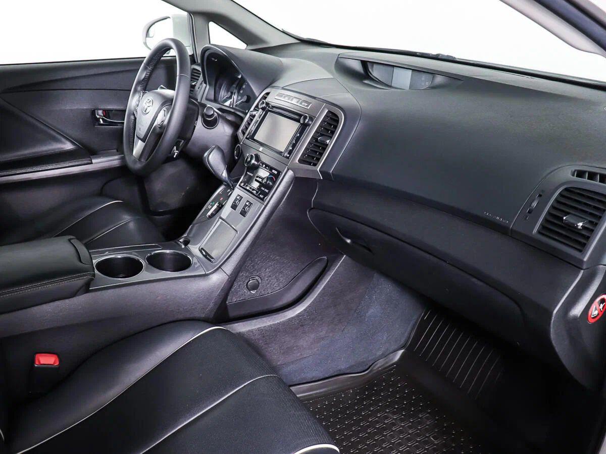 Toyota Venza 2016, белый