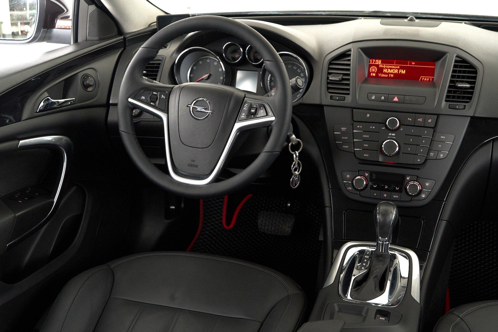 Opel Insignia 2012, коричневый