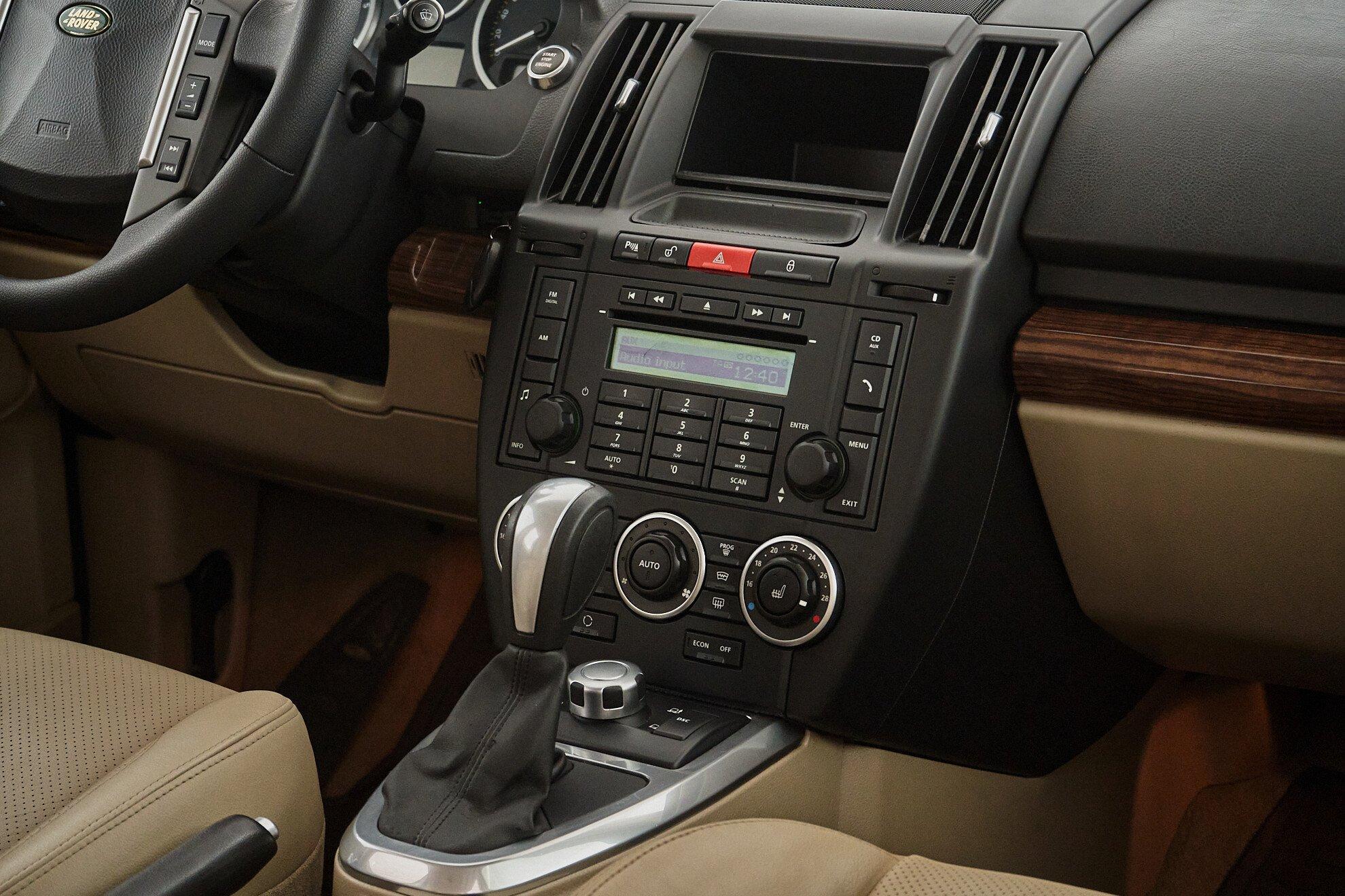 Land Rover Freelander 2009, красный