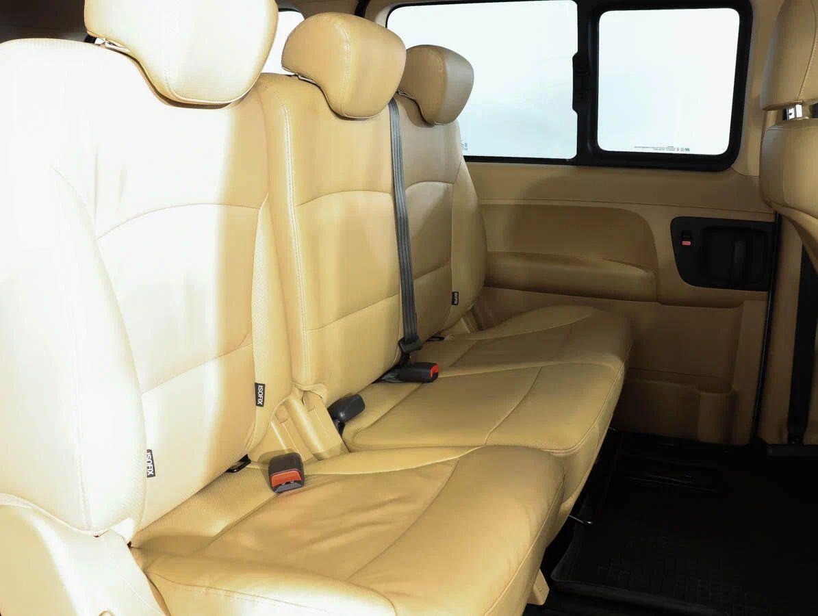 Hyundai H-1 2015, серебряный