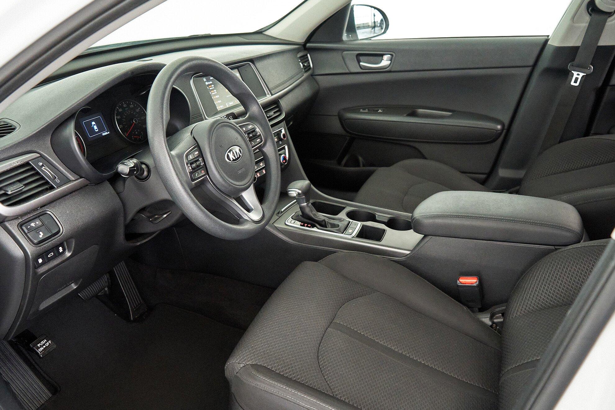 Kia Optima 2017, белый